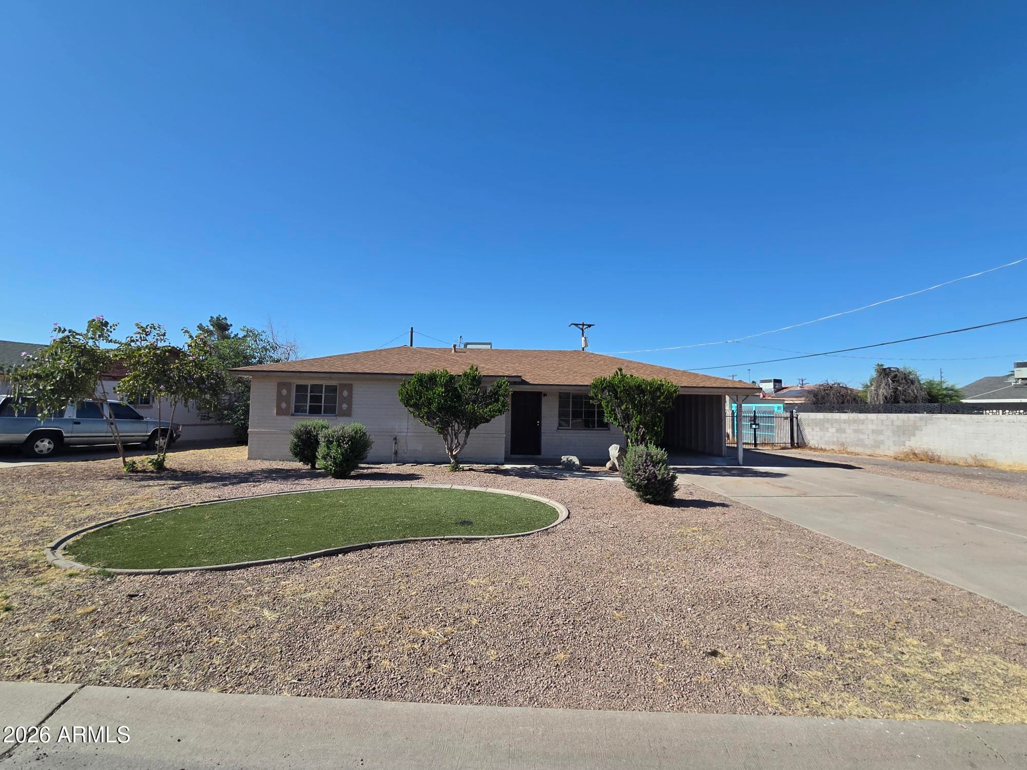 2207 W Cactus Wren Dr — photo 1