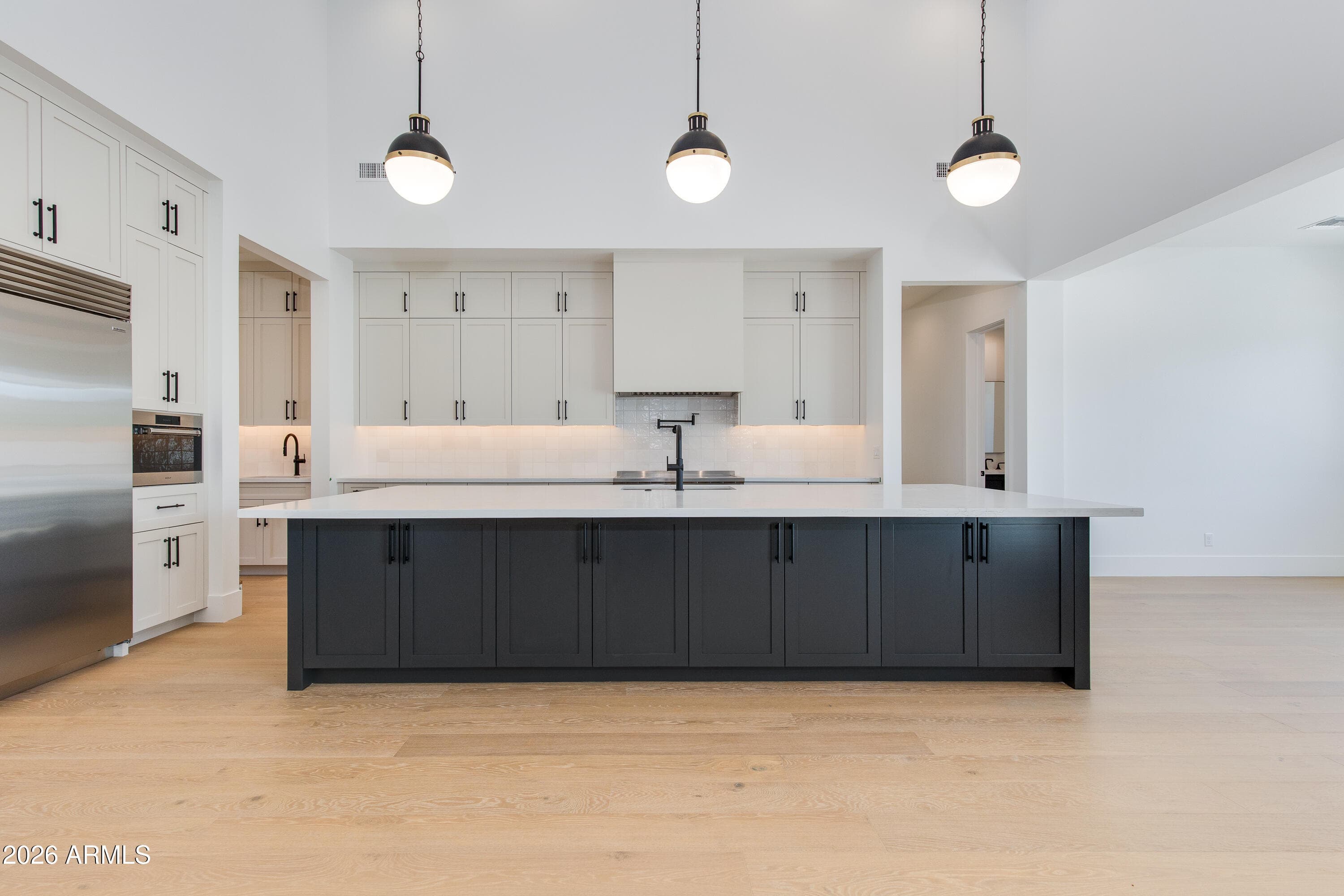 5919 E Corrine Dr — photo 2