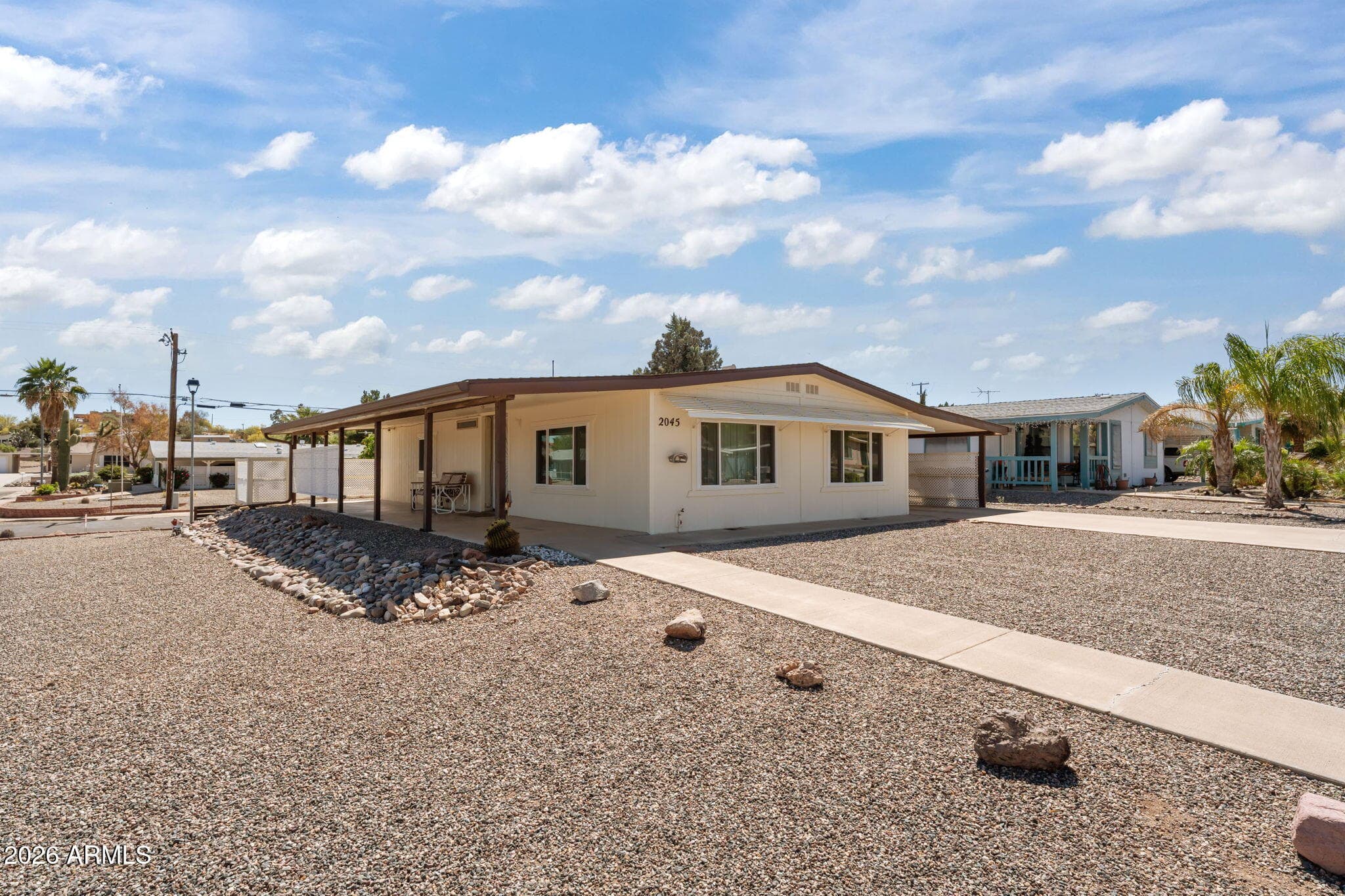 2045 W Smoketree Dr — photo 1