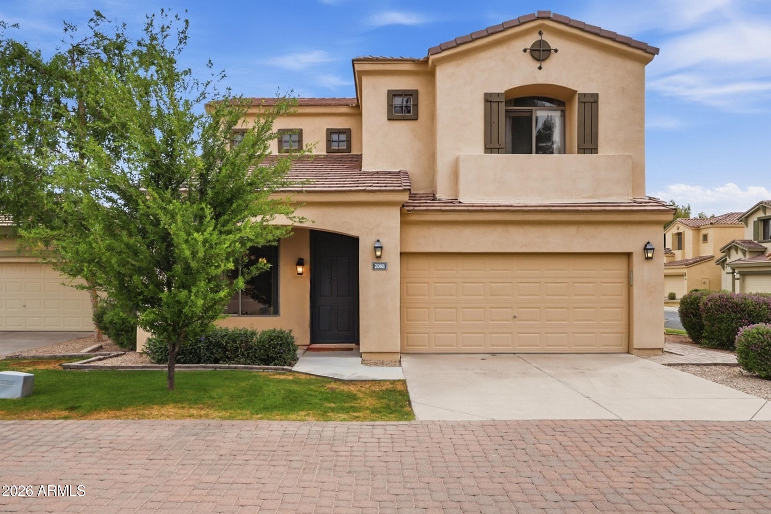 2068 W Olive Way — photo 2