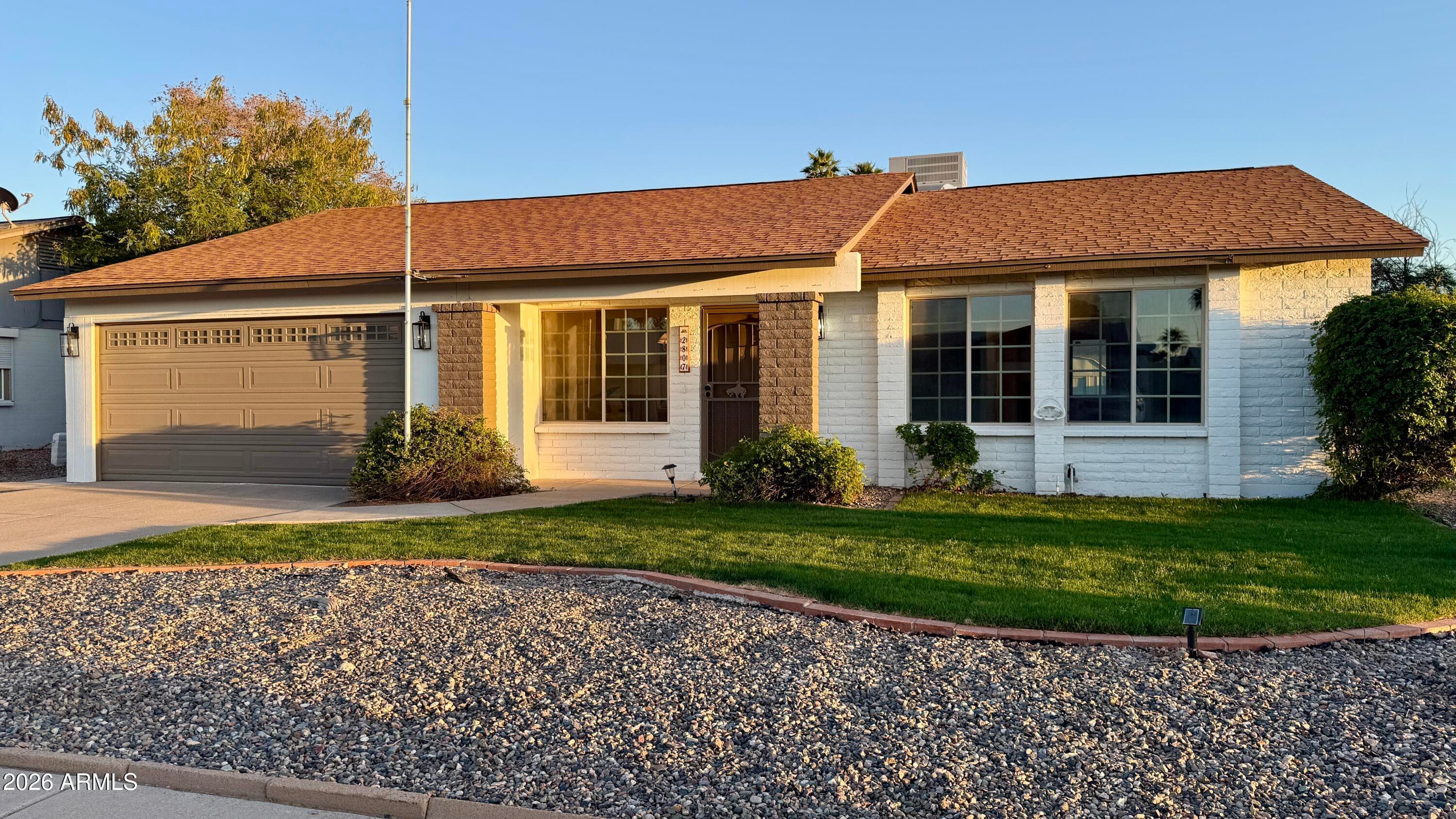 2807 W Charleston Ave — photo 1