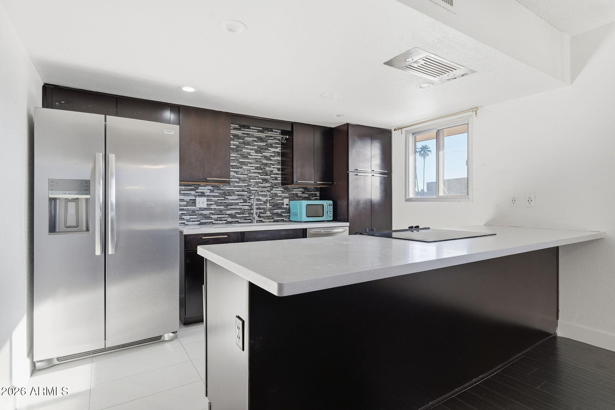 1901 E MISSOURI AVE - Photo 1