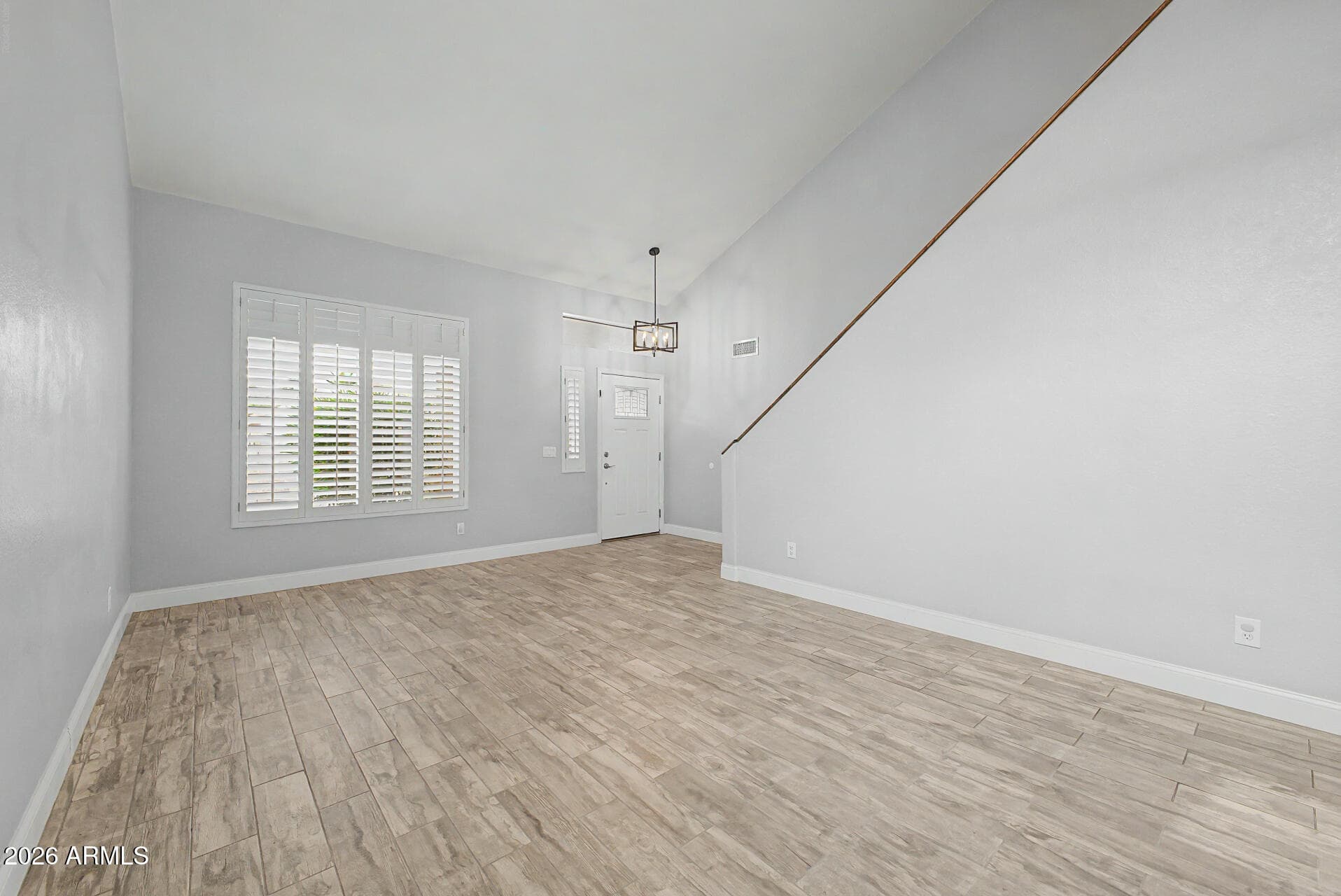 2111 E Patrick Ln — photo 2