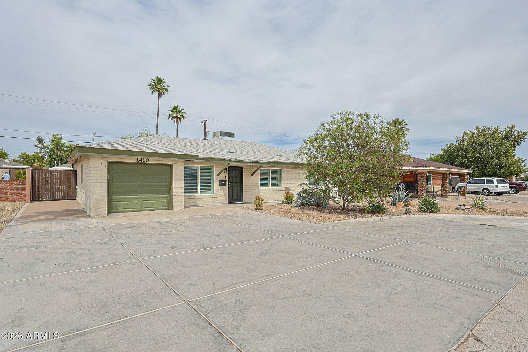 1410 W Missouri Ave — photo 1