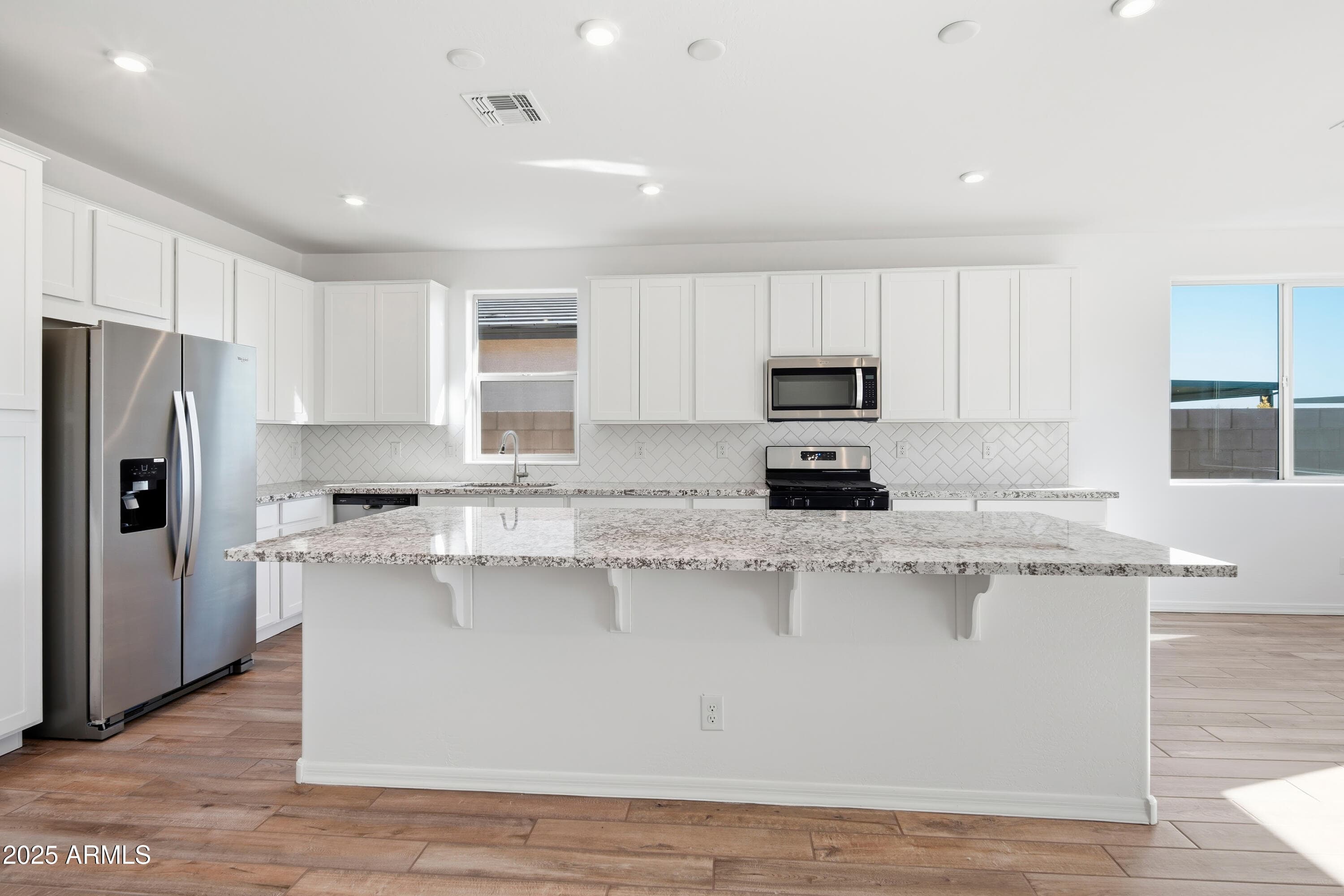 19015 W MARYLAND AVE - Photo 3