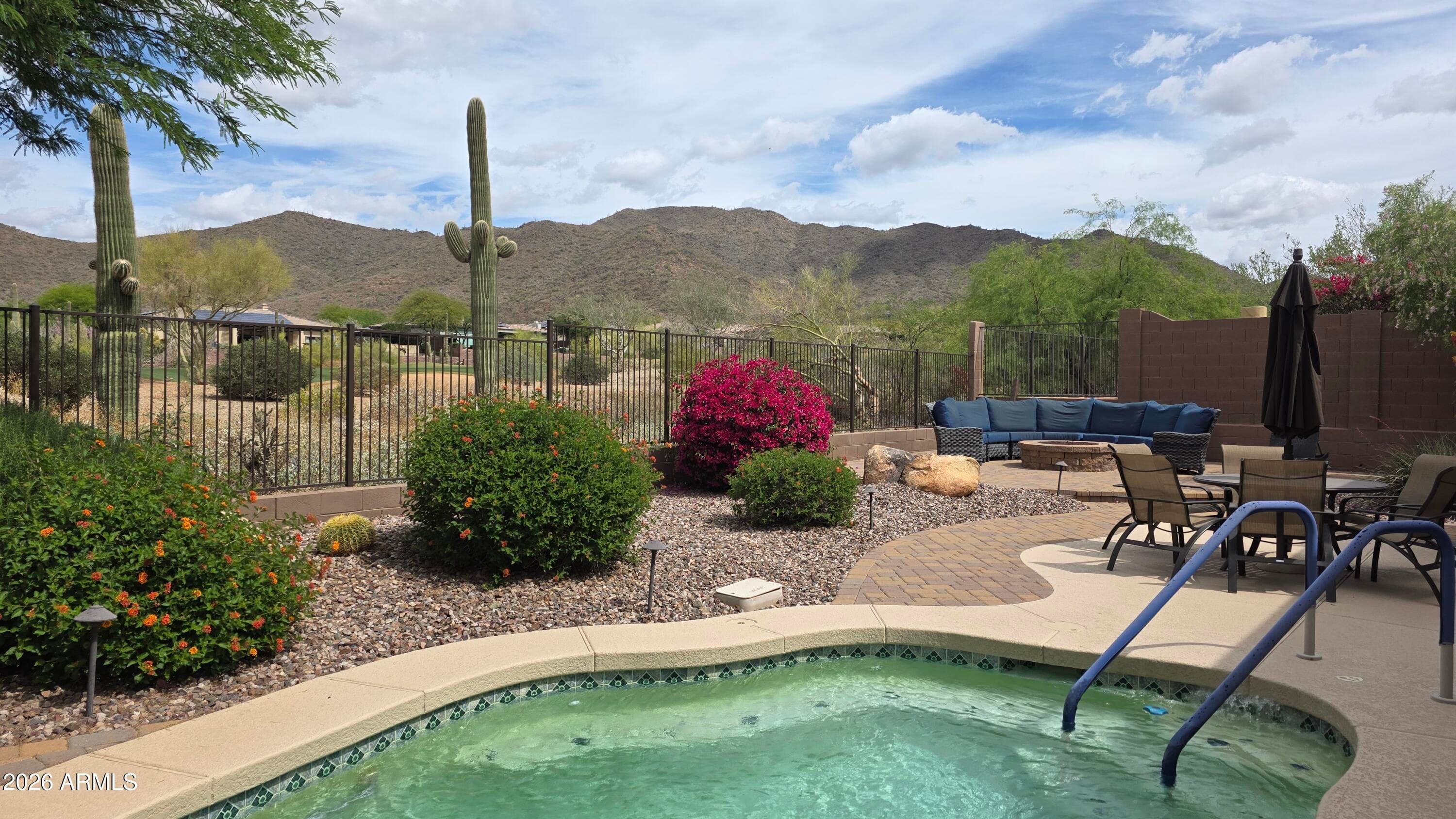 2136 W Camargo Dr — photo 1