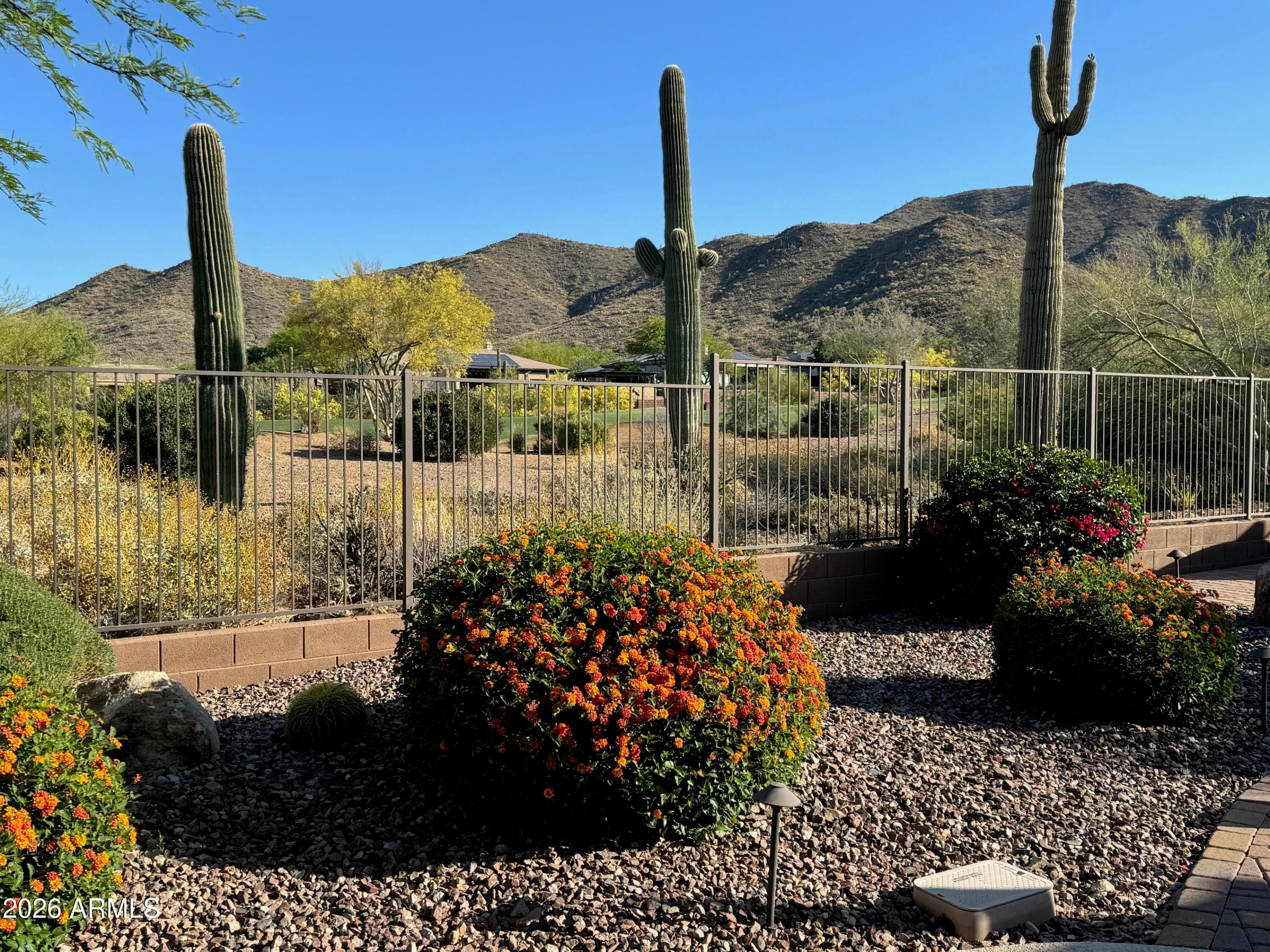 2136 W Camargo Dr — photo 2