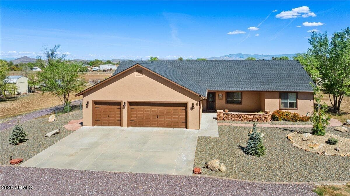 2357 N Eldred Rd — photo 1