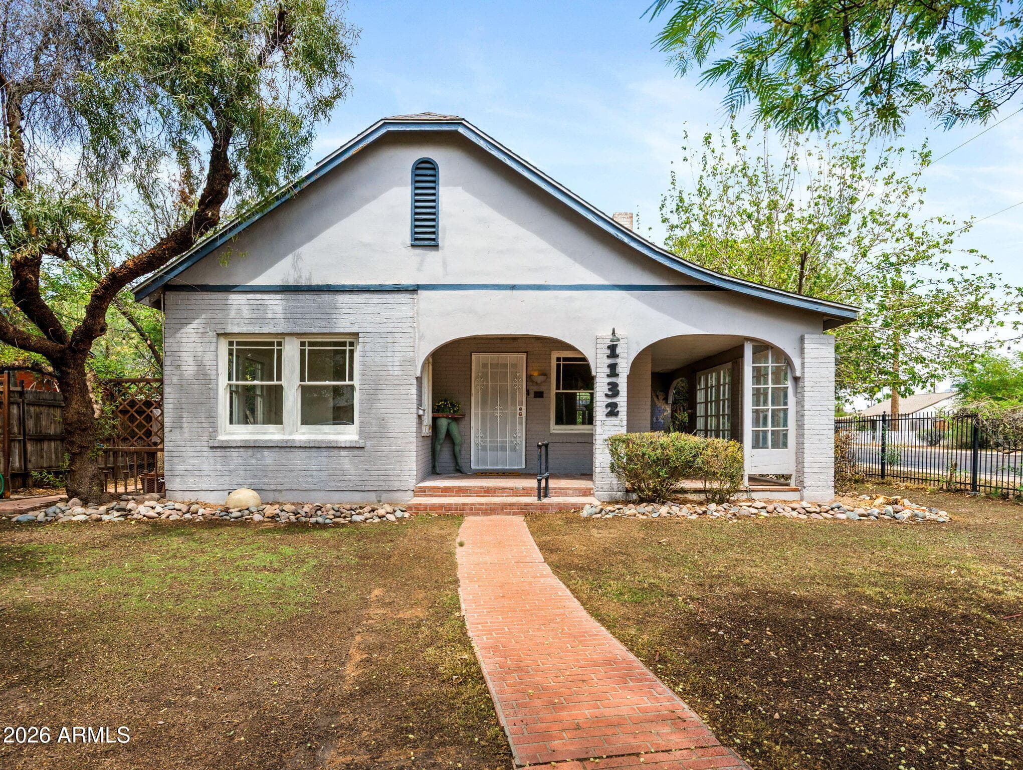 1132 E Weldon Ave — photo 1