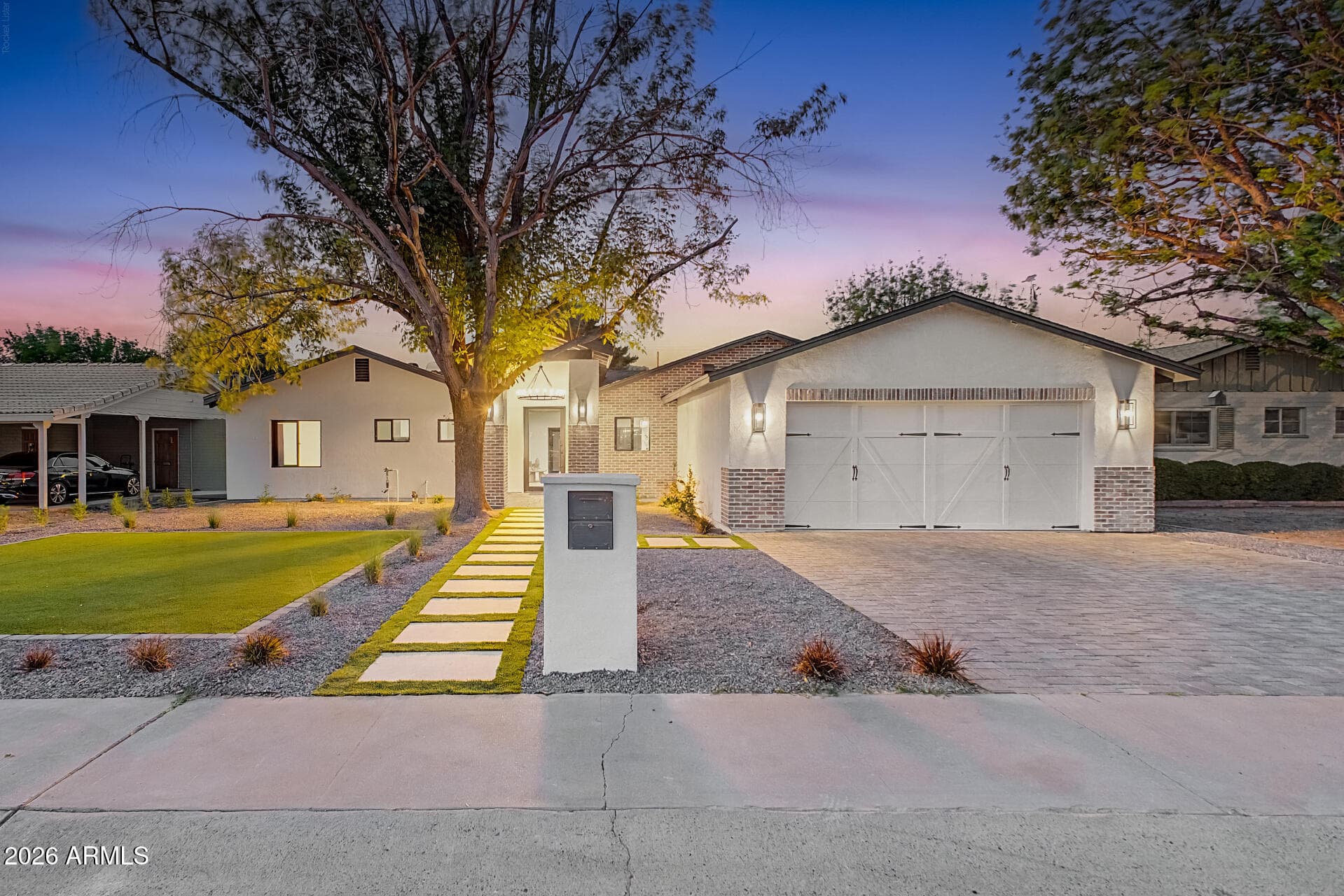 5438 E Avalon Dr — photo 2