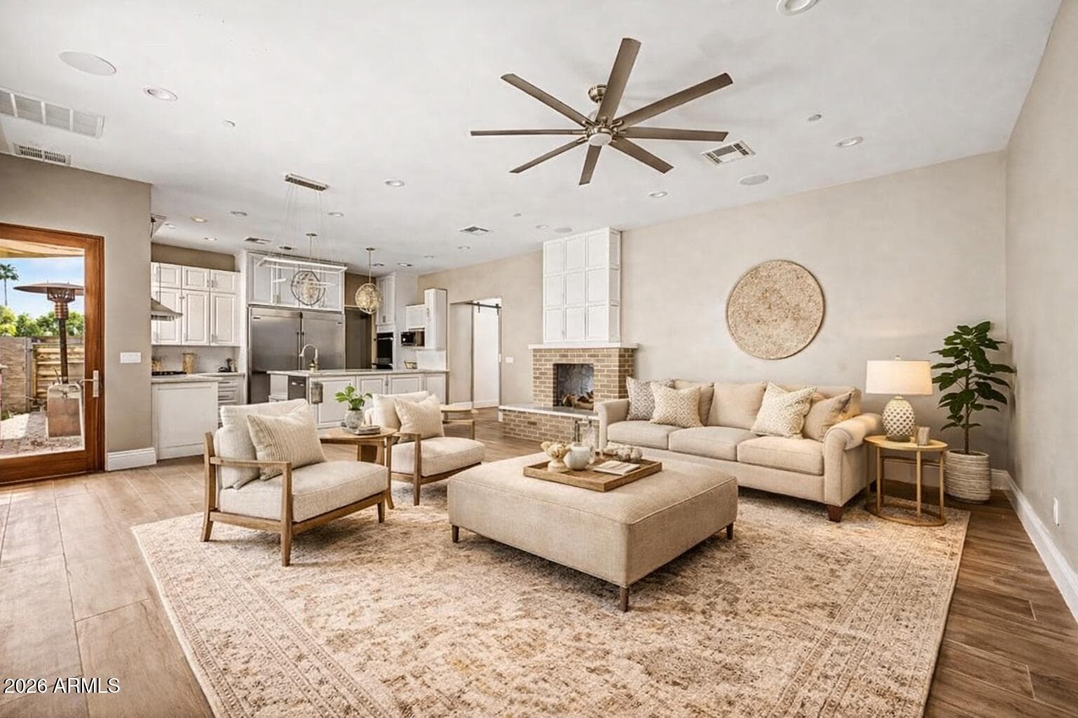 7309 E Rovey Ave — photo 2