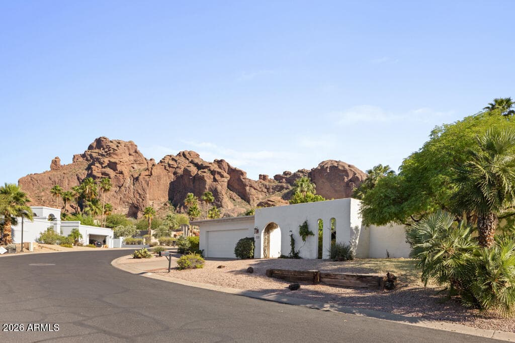 4721 E Rancho Dr — photo 1