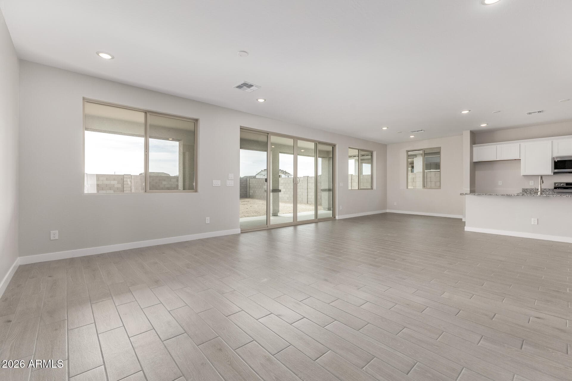 23141 W Winslow Ave — photo 2