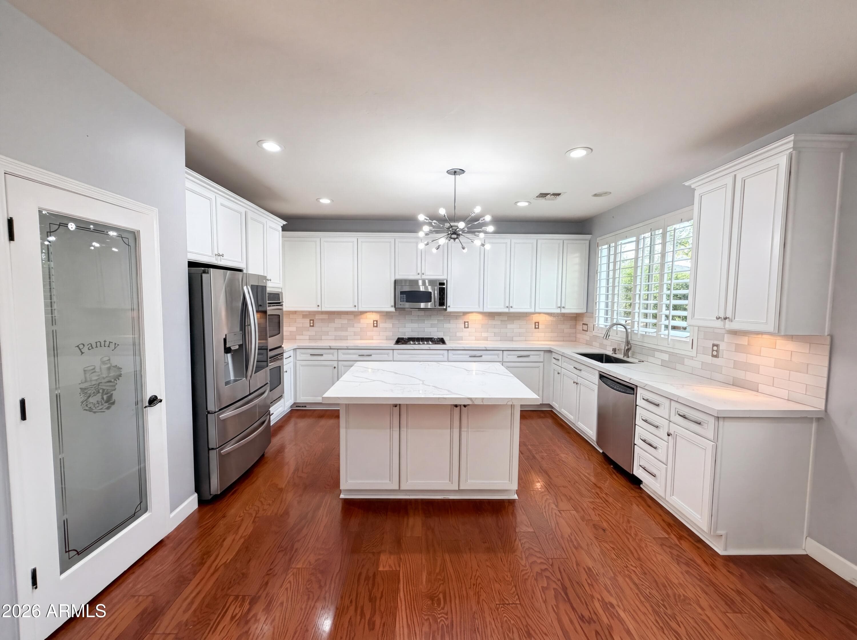 2113 W Eagle Feather Rd — photo 2