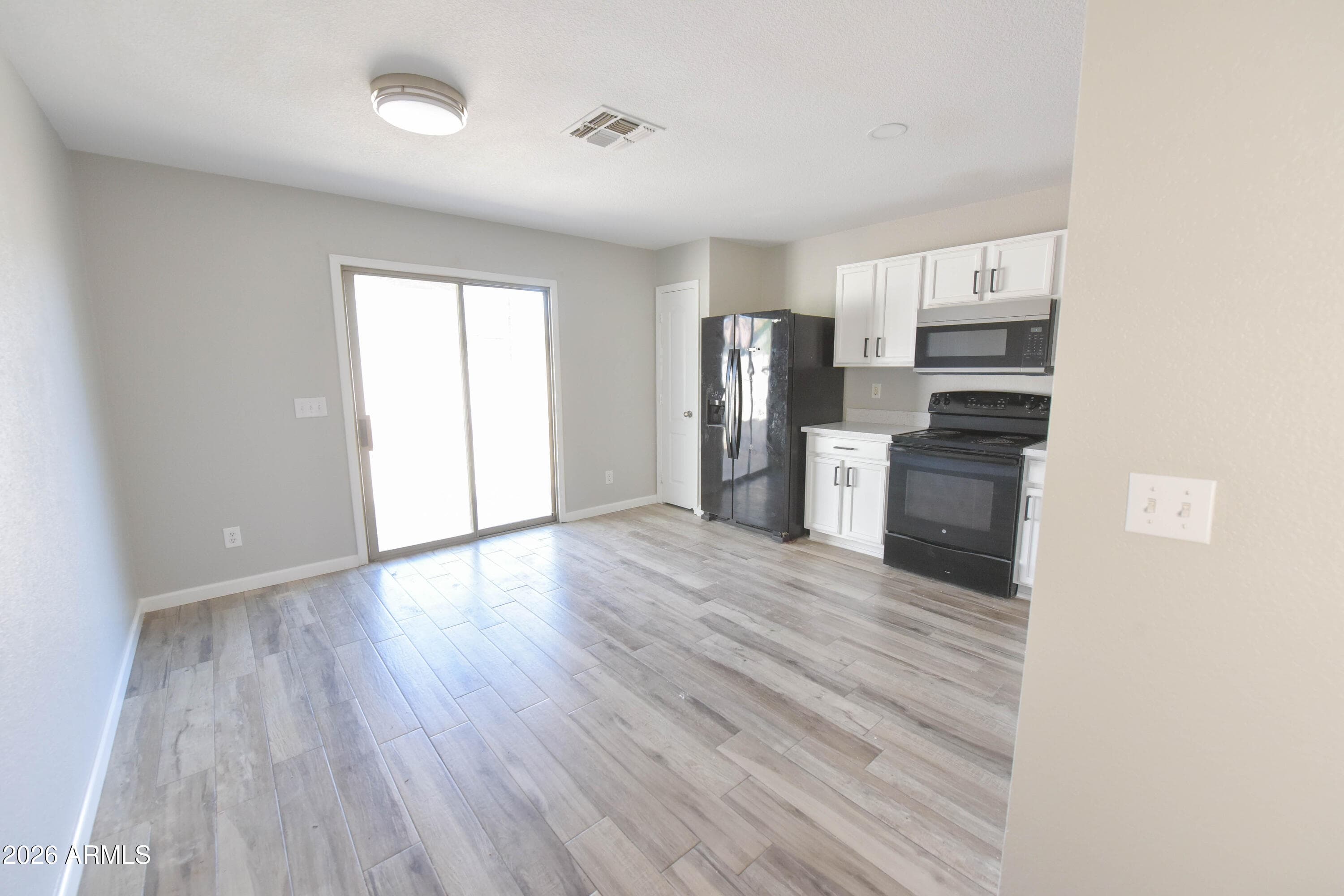 684 W JARDIN DR - See more photos