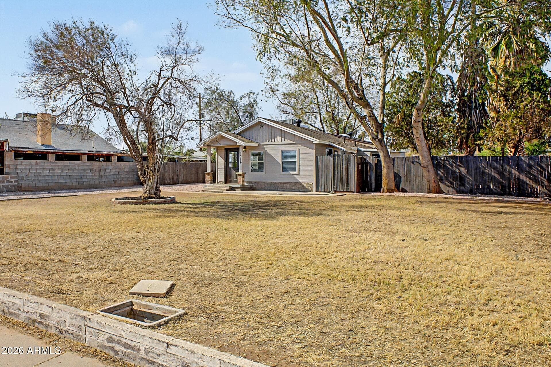 1914 E Monte Vista Rd — photo 2