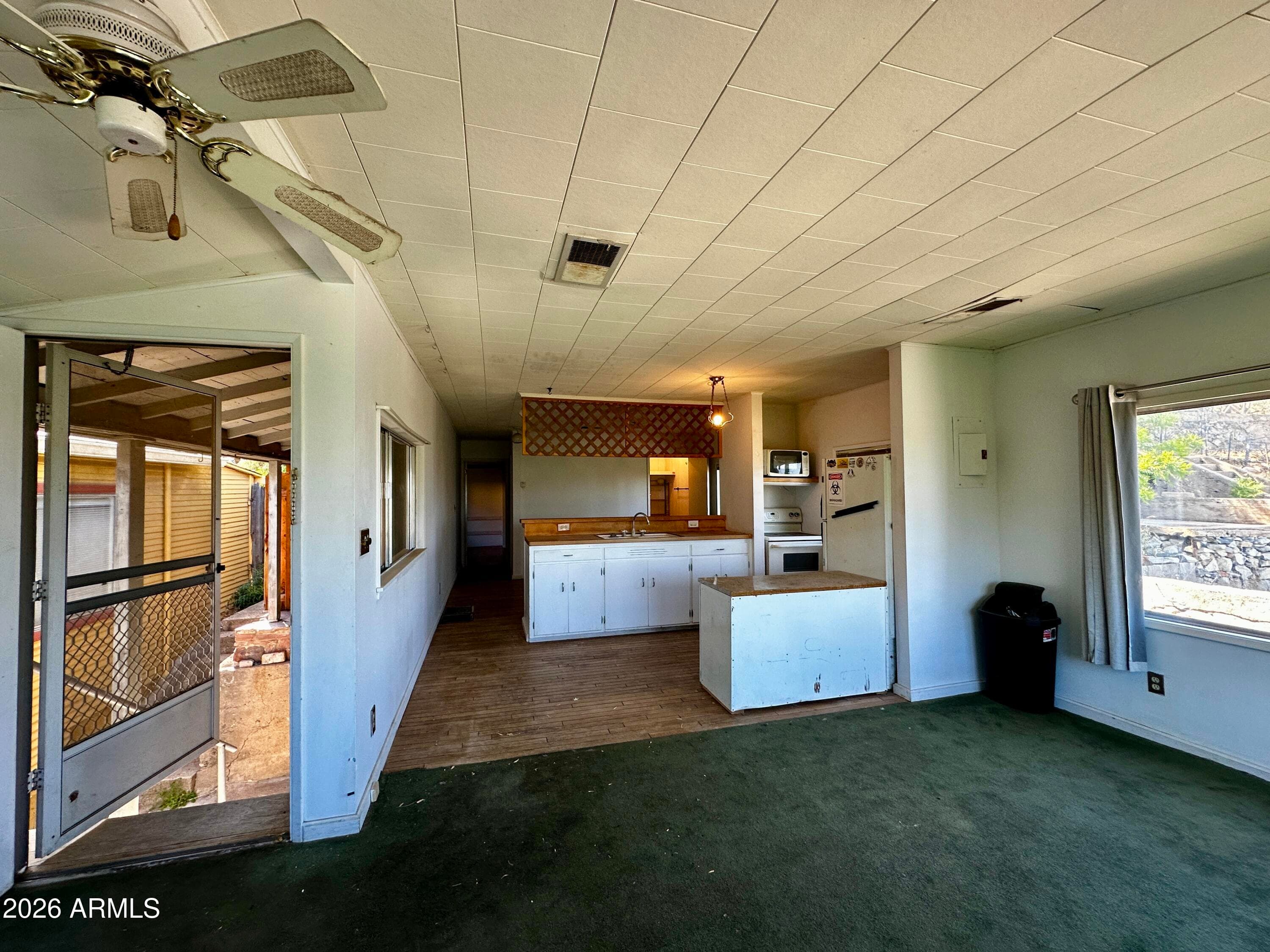 655 Holly Ave — photo 2