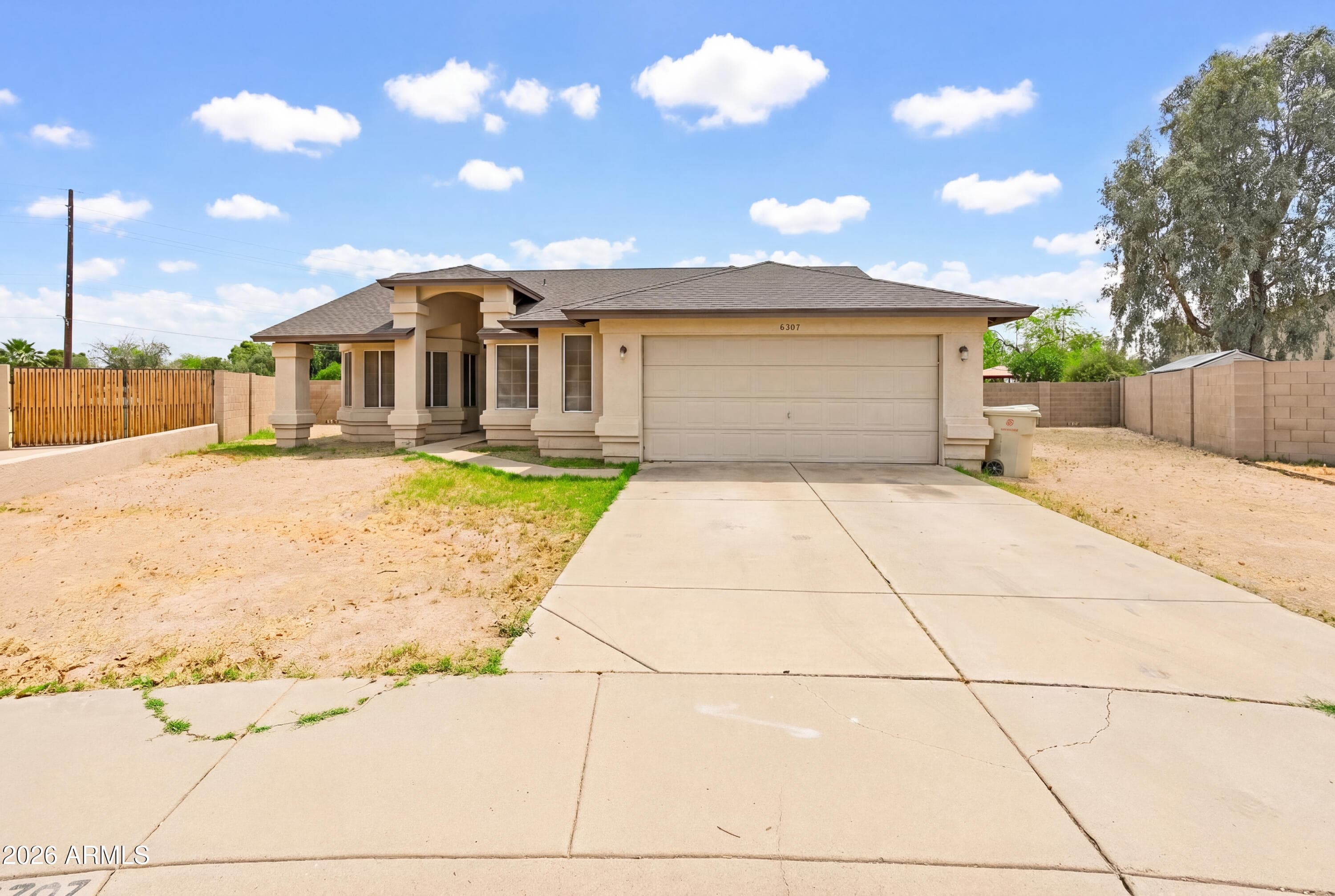 8307 W Mclellan Rd — photo 1