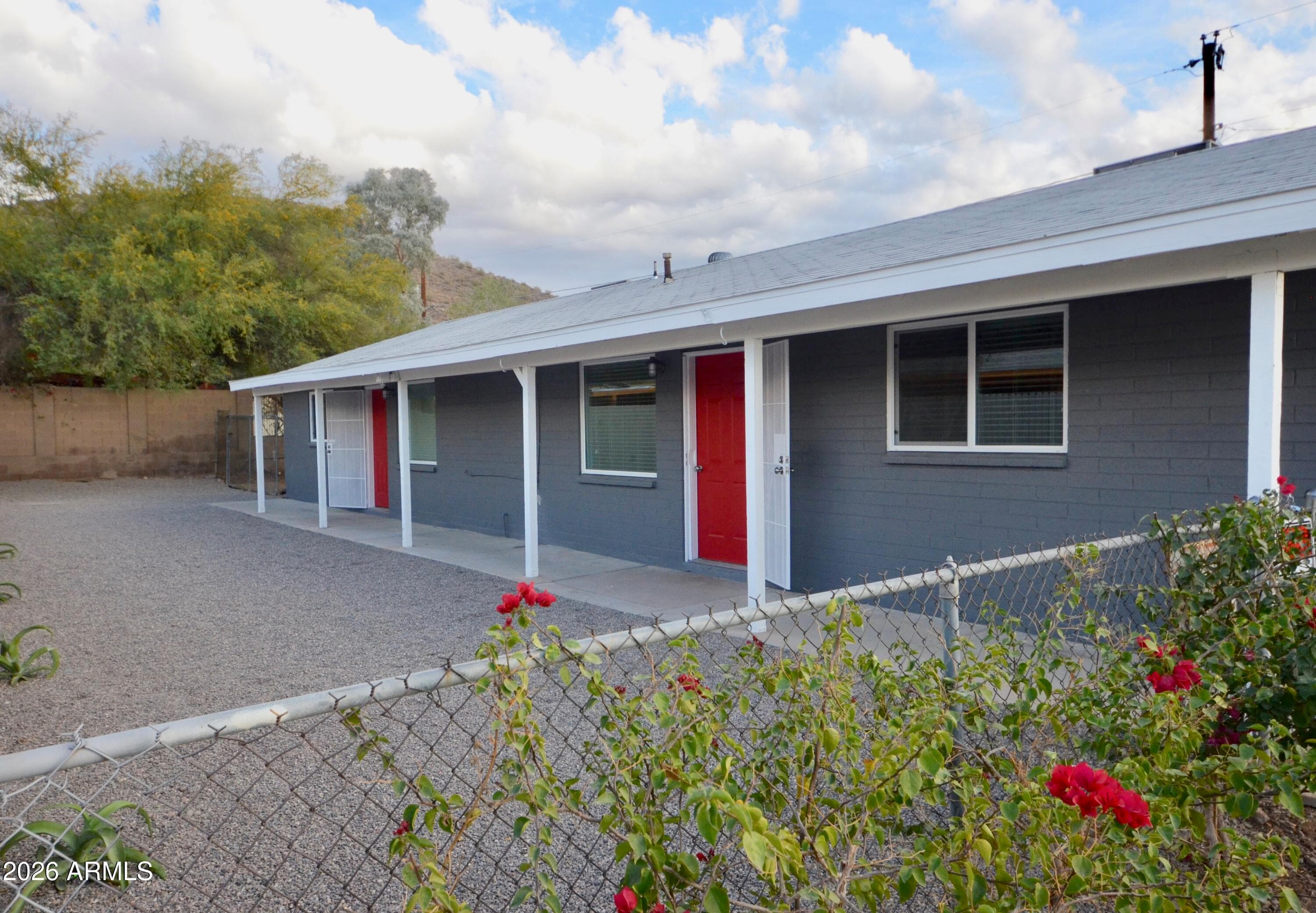 10839 N 15TH N AVE - Photo 1