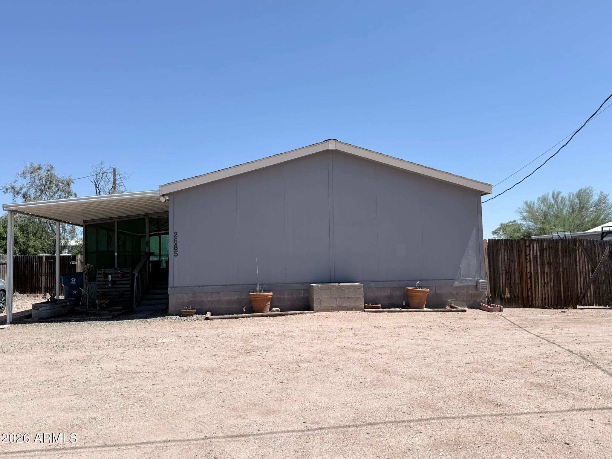 2685 W Foothill St — photo 2