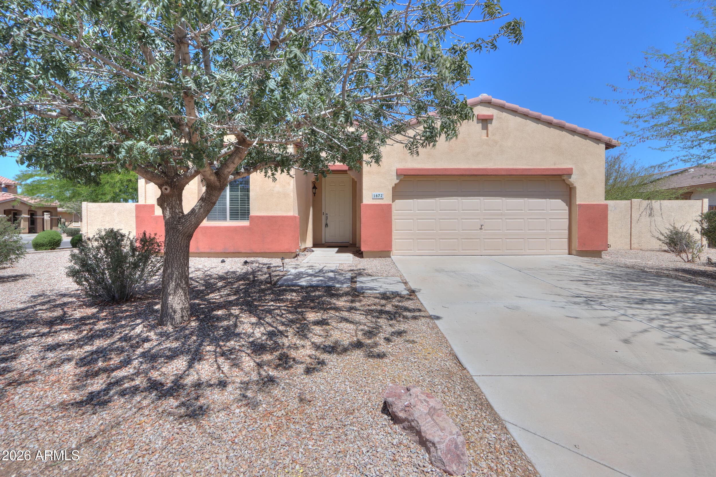 1672 E Elaine Ct — photo 2