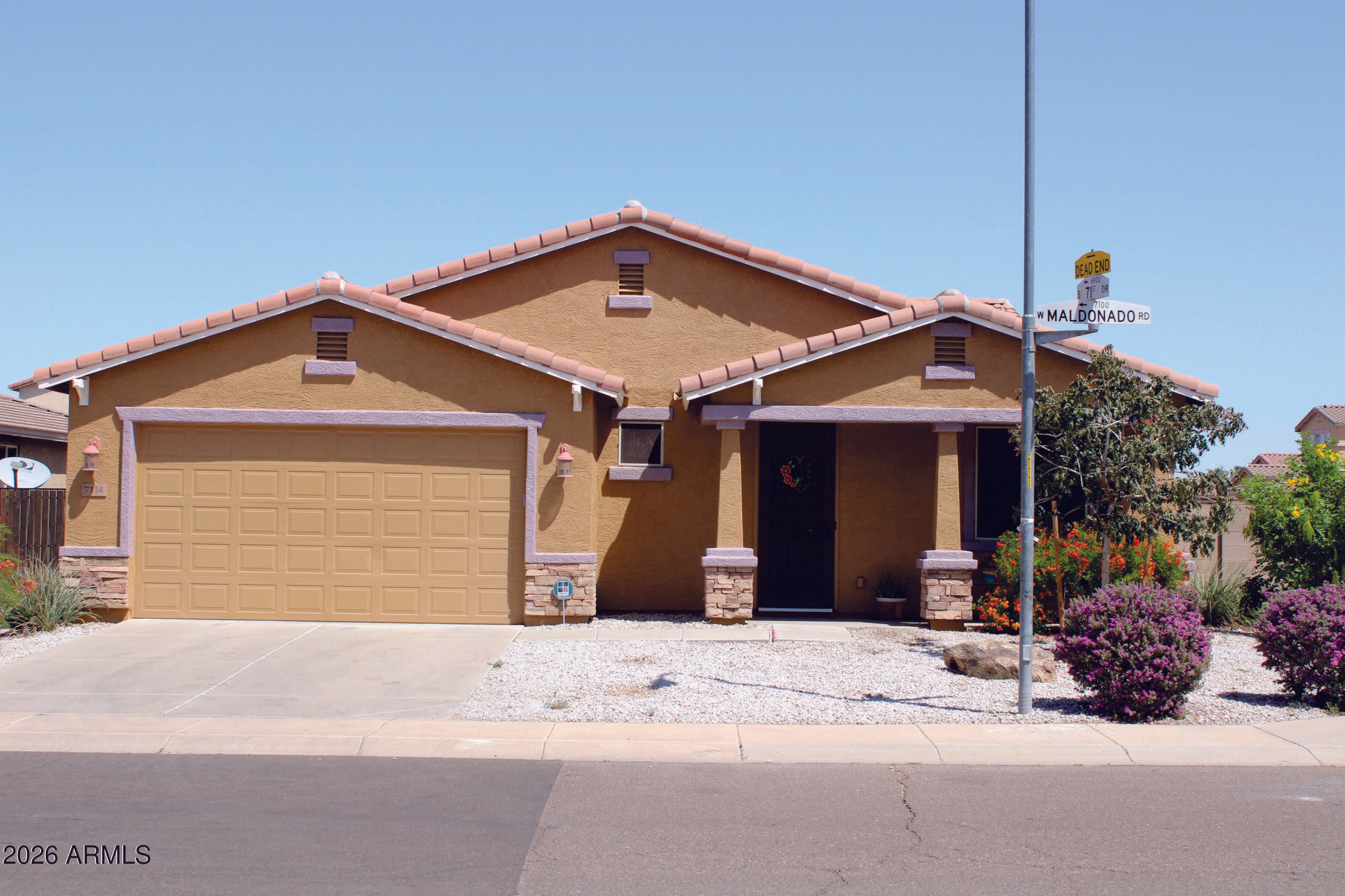 7114 W Maldonado Rd — photo 1