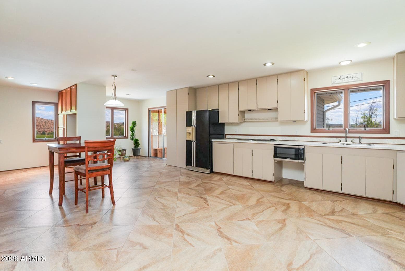 10375 E Lynn Dr — photo 2