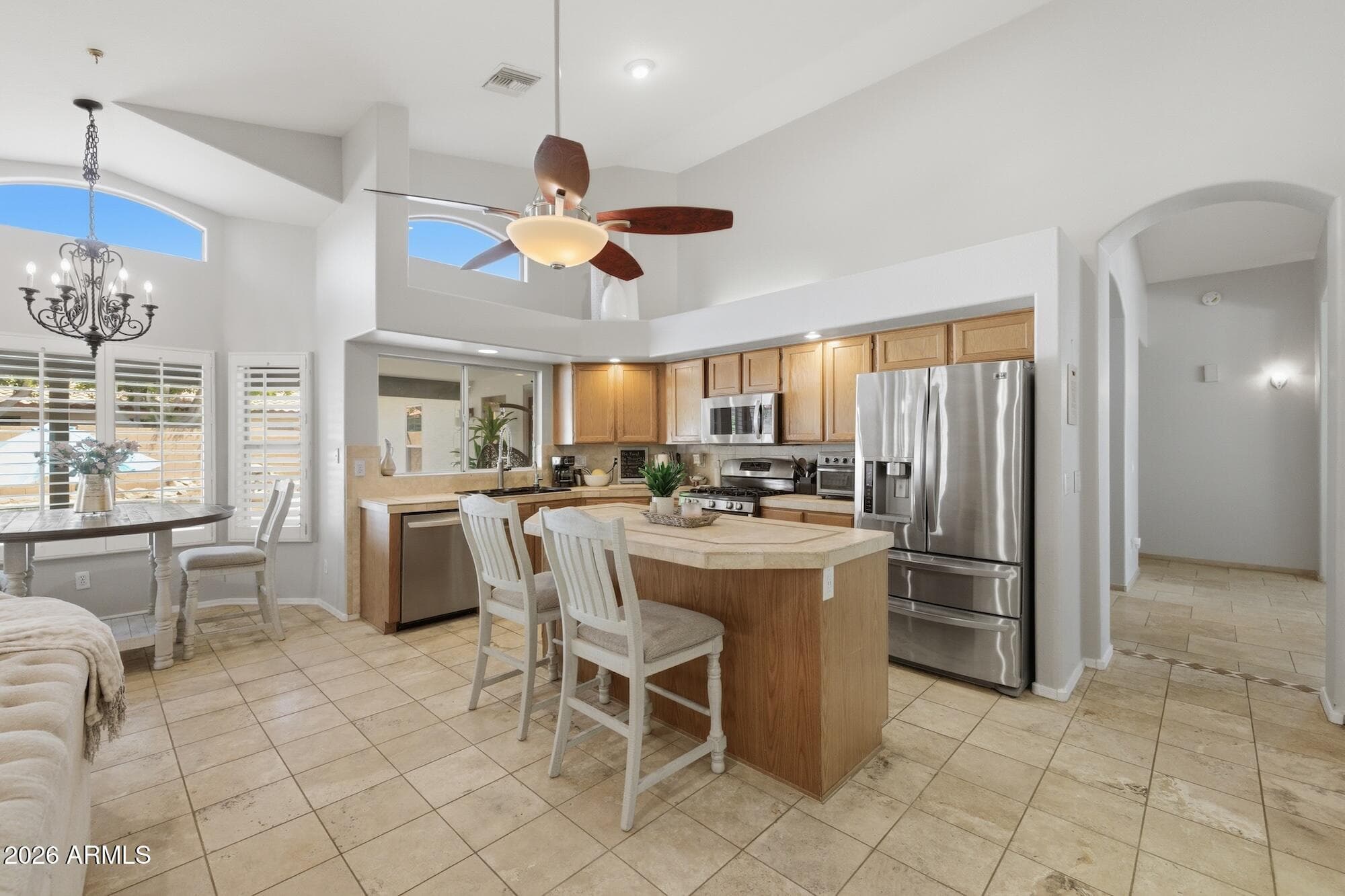 652 W Nido Ave — photo 2