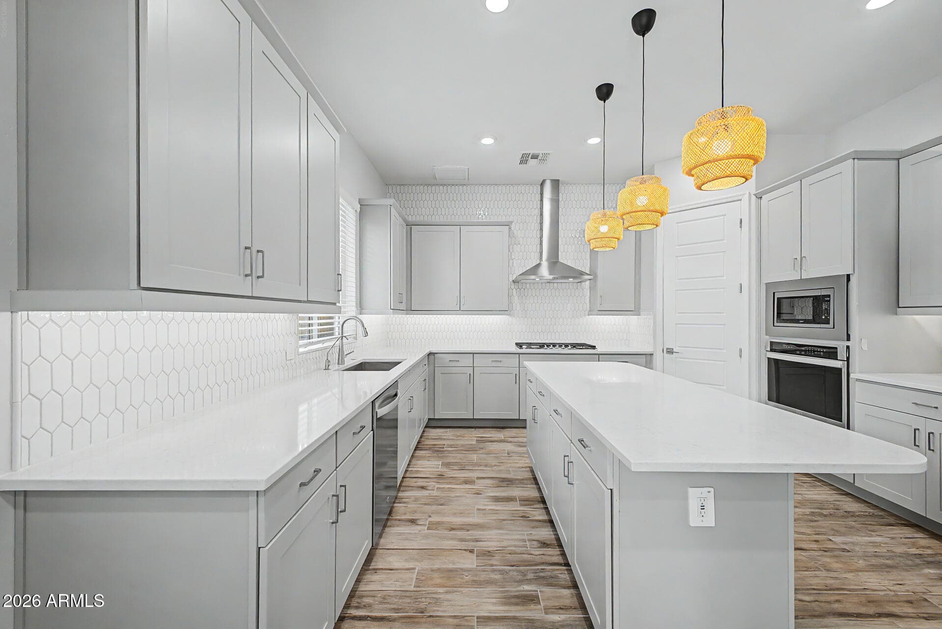 4865 E St John Rd — photo 1