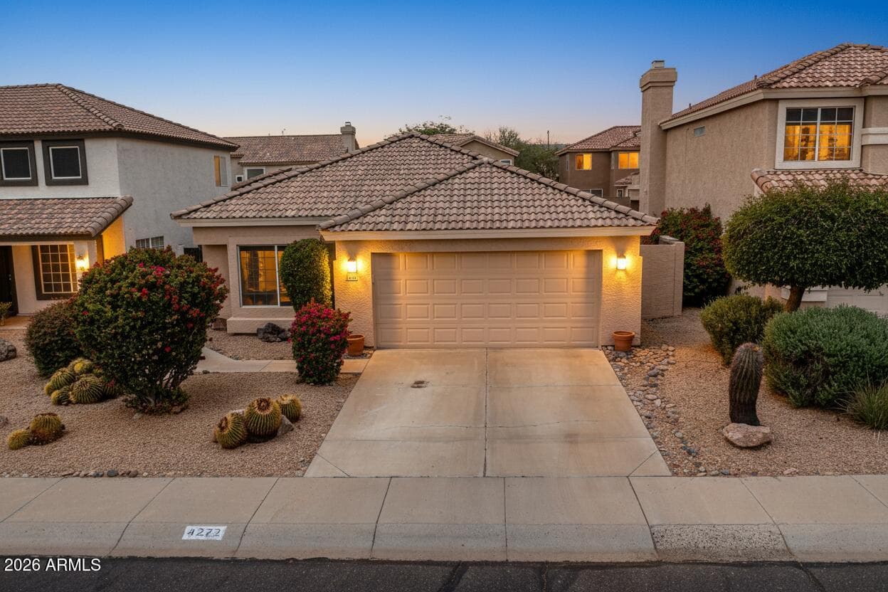4272 E Chaparosa Way — photo 2