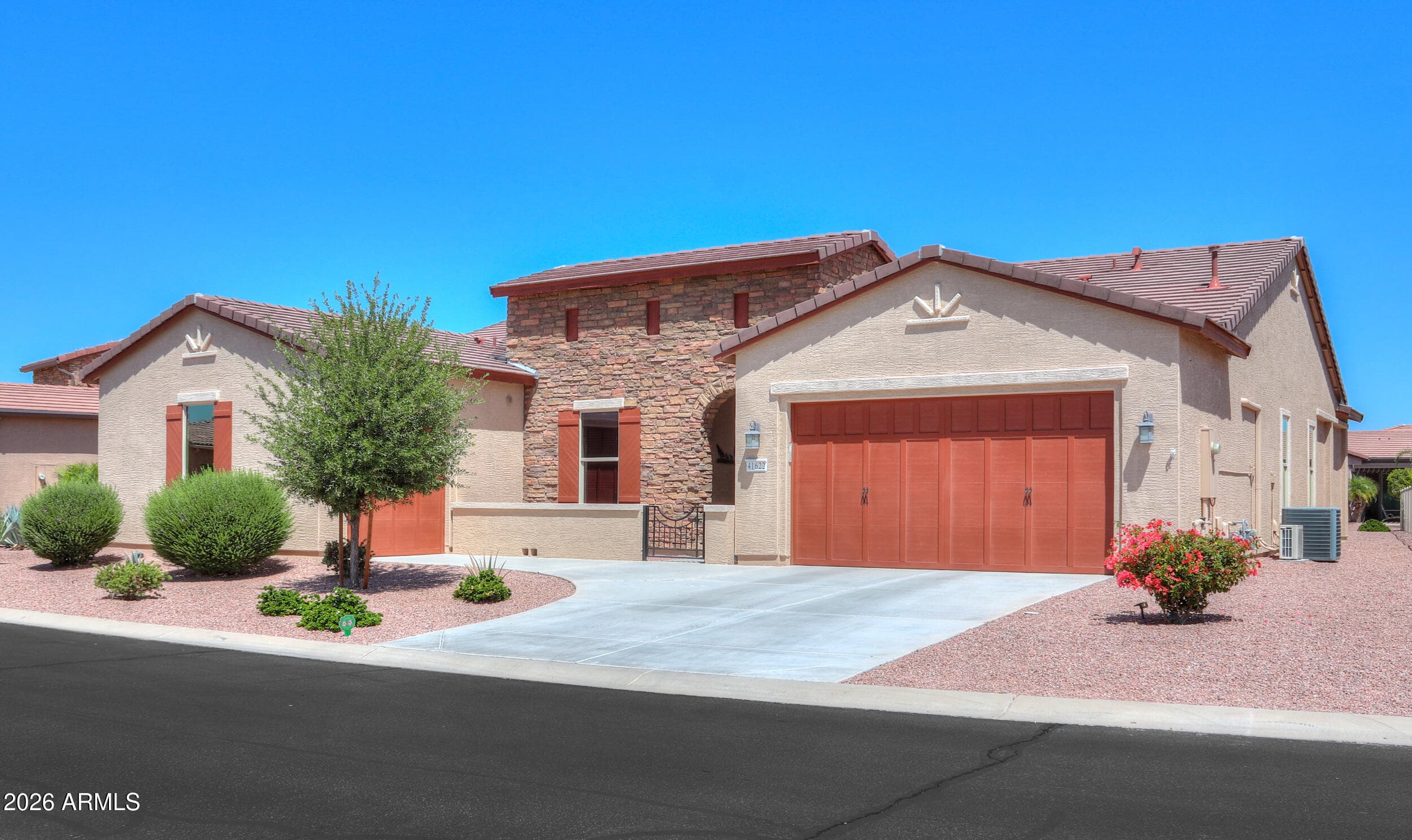 41622 W SUMMER SUN LN - Photo 1