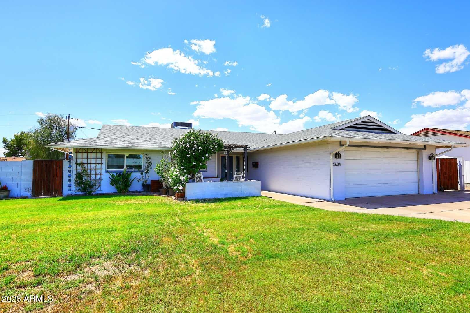 5634 N 39th Ave — photo 2