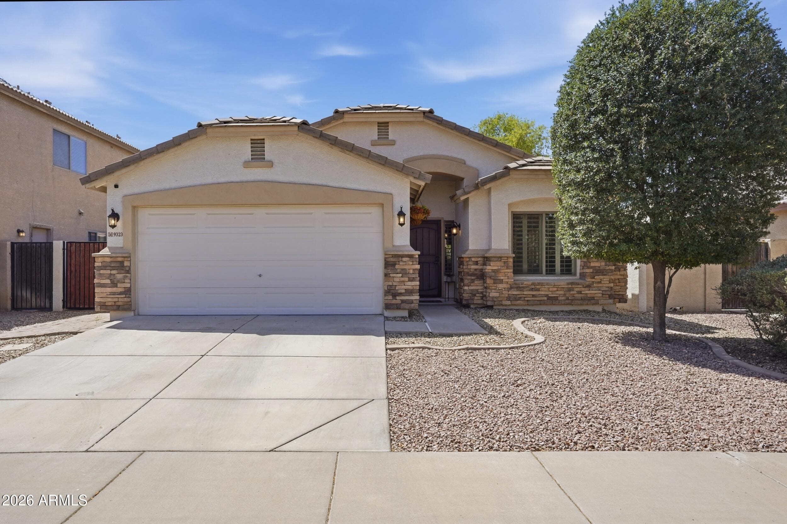 9323 W Kingman St — photo 1