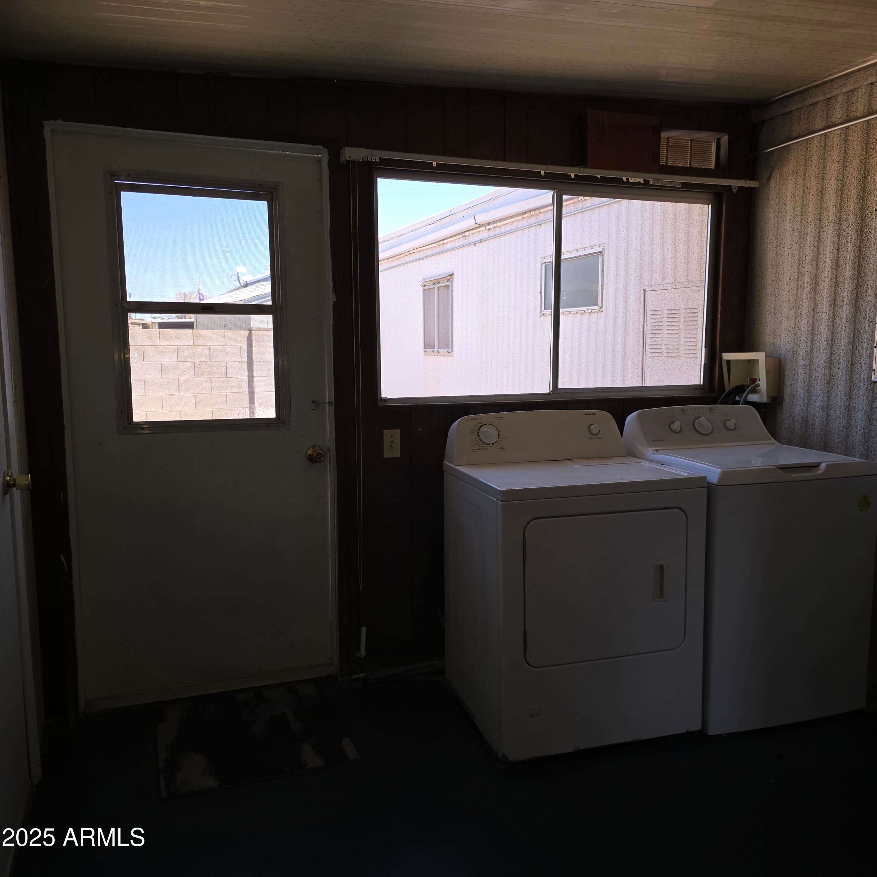 10201 N 99TH AVE - Photo 2