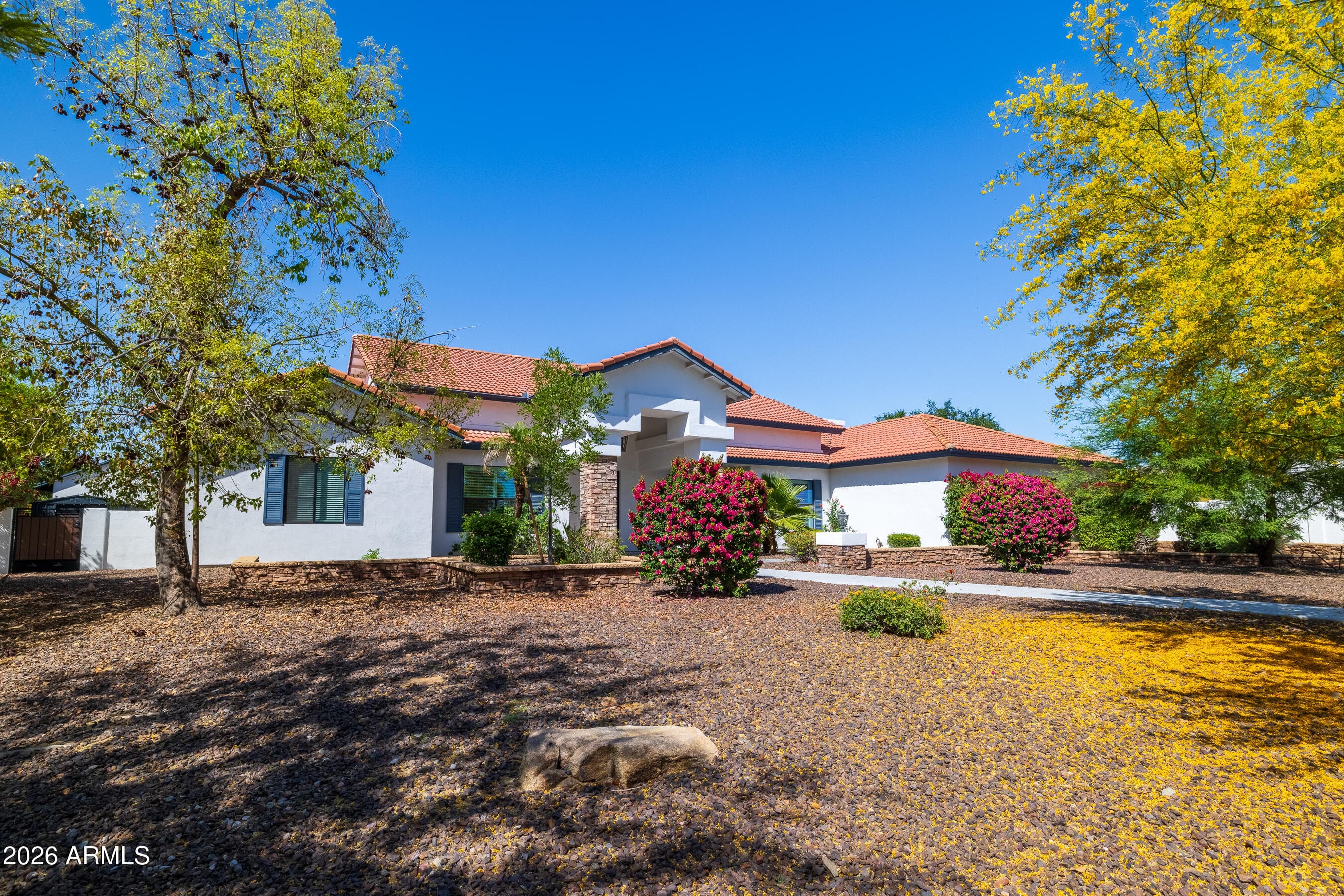 10454 E Corrine Dr — photo 2