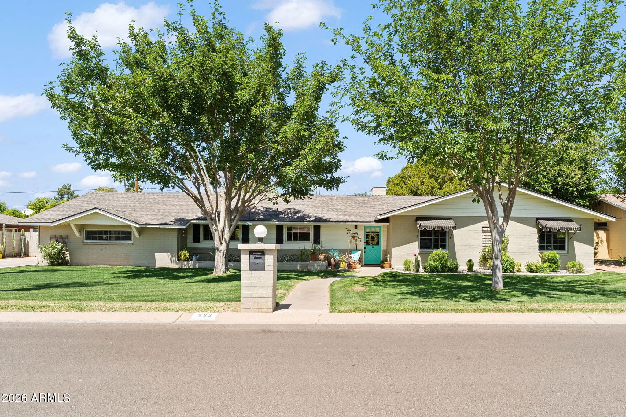 222 E Hayward Ave — photo 1