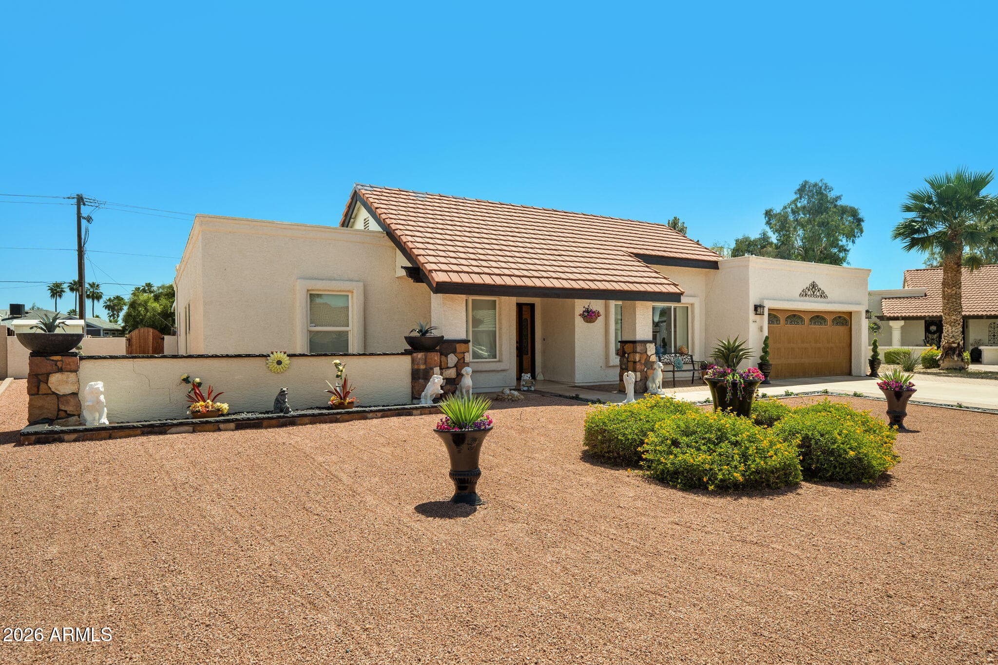 4045 S Taylor Dr — photo 2