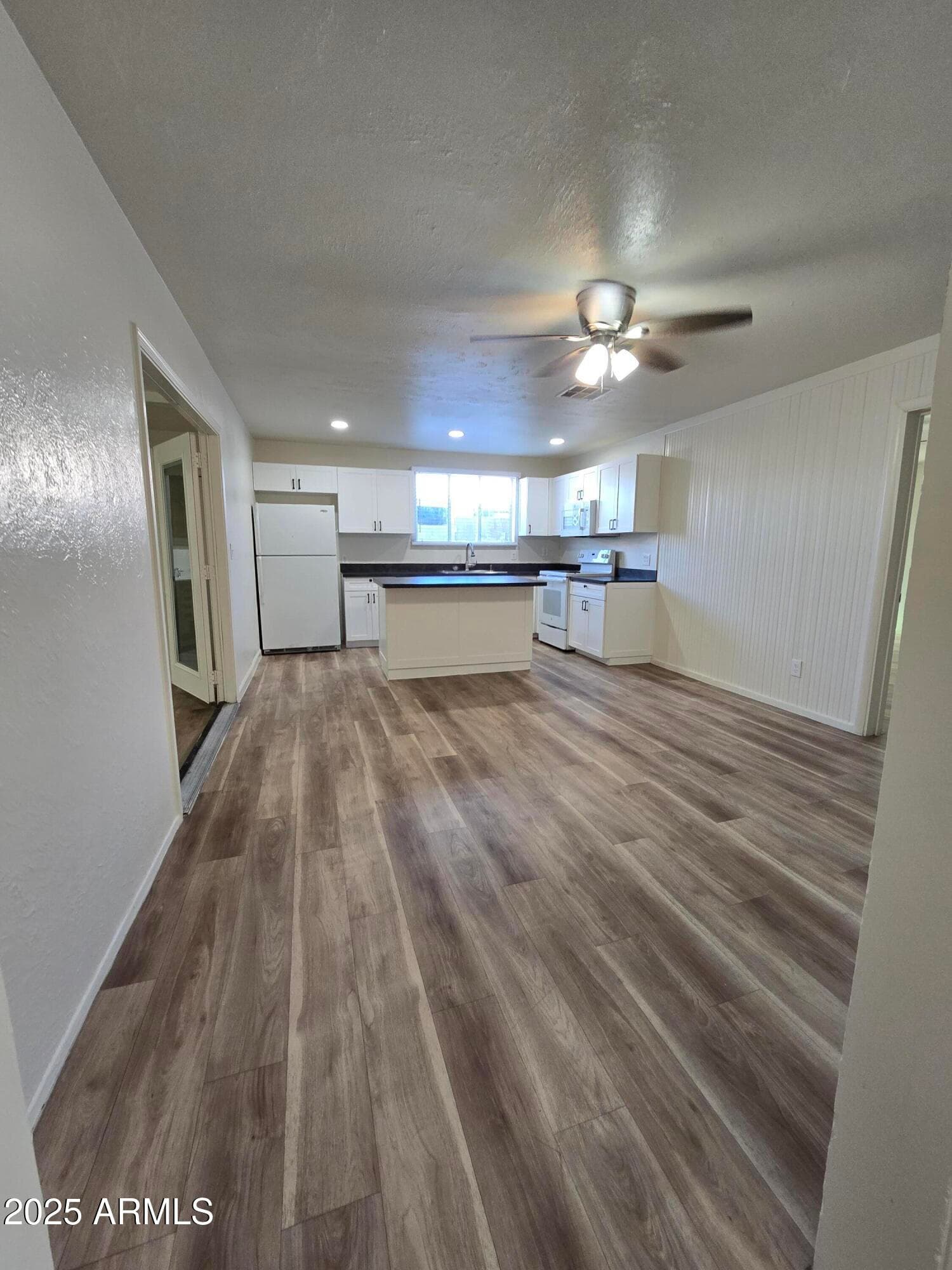 4924 W Catalina Dr — photo 2