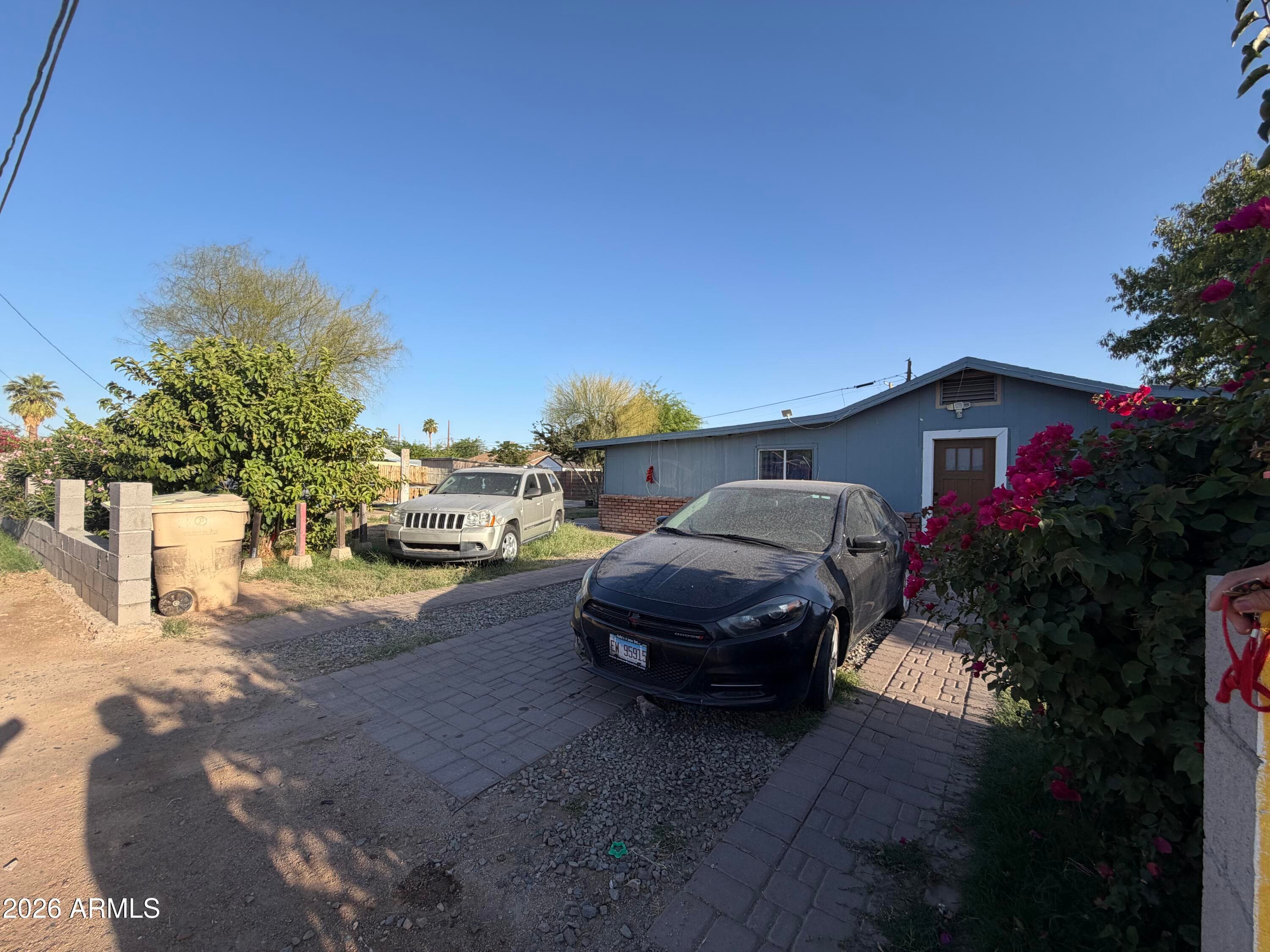 6019 W Orangewood Ave — photo 1