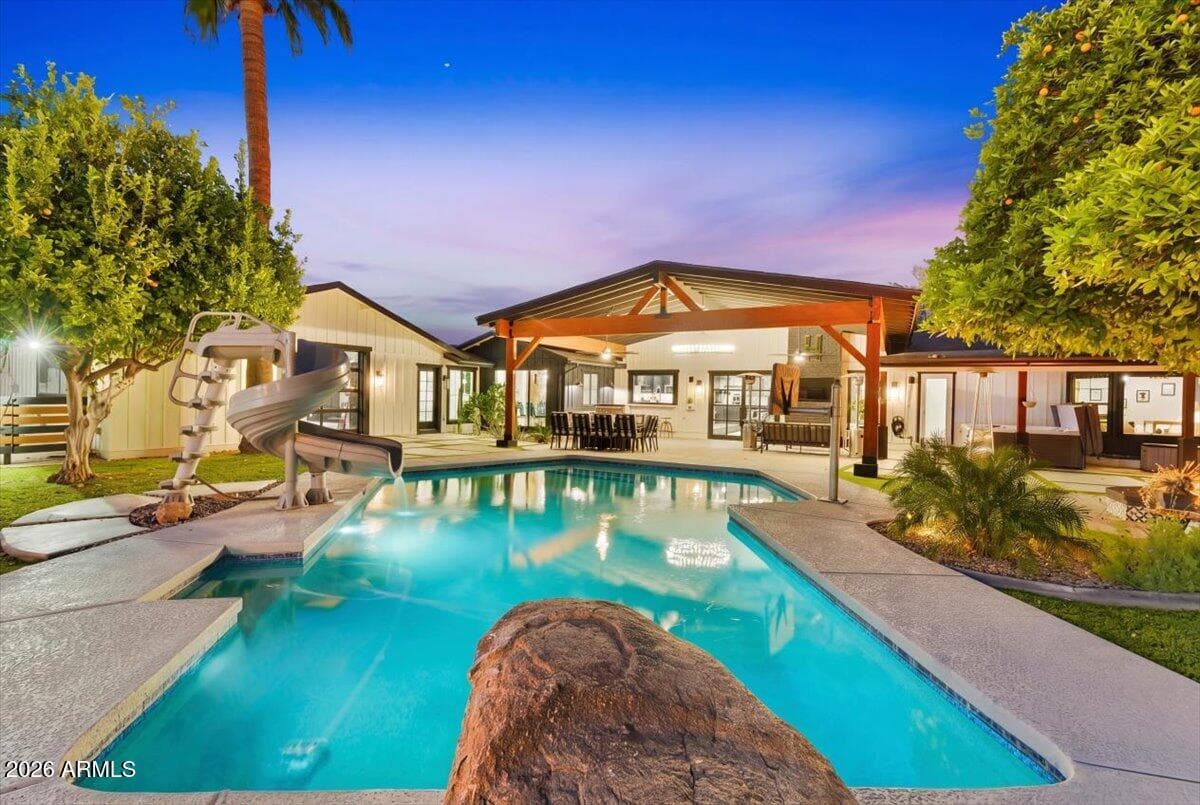 9026 N 67th St — photo 1