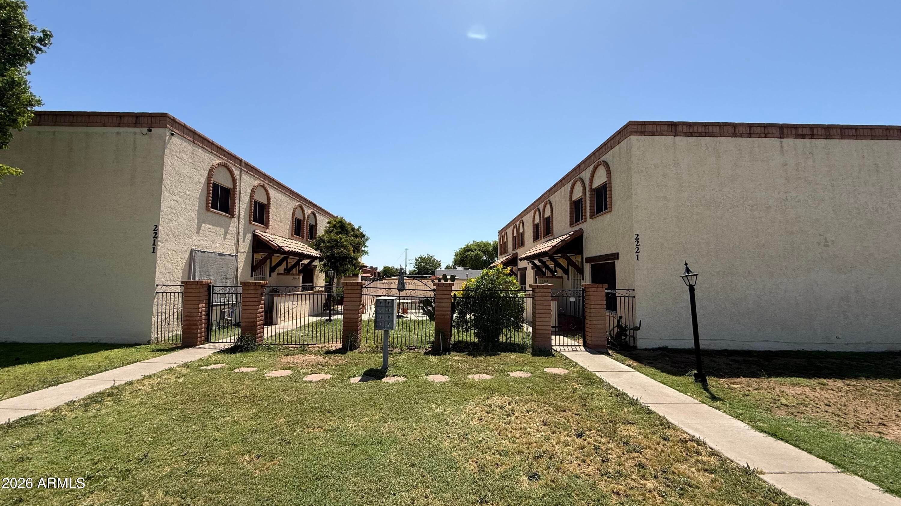 2221 W Turney Ave C — photo 1