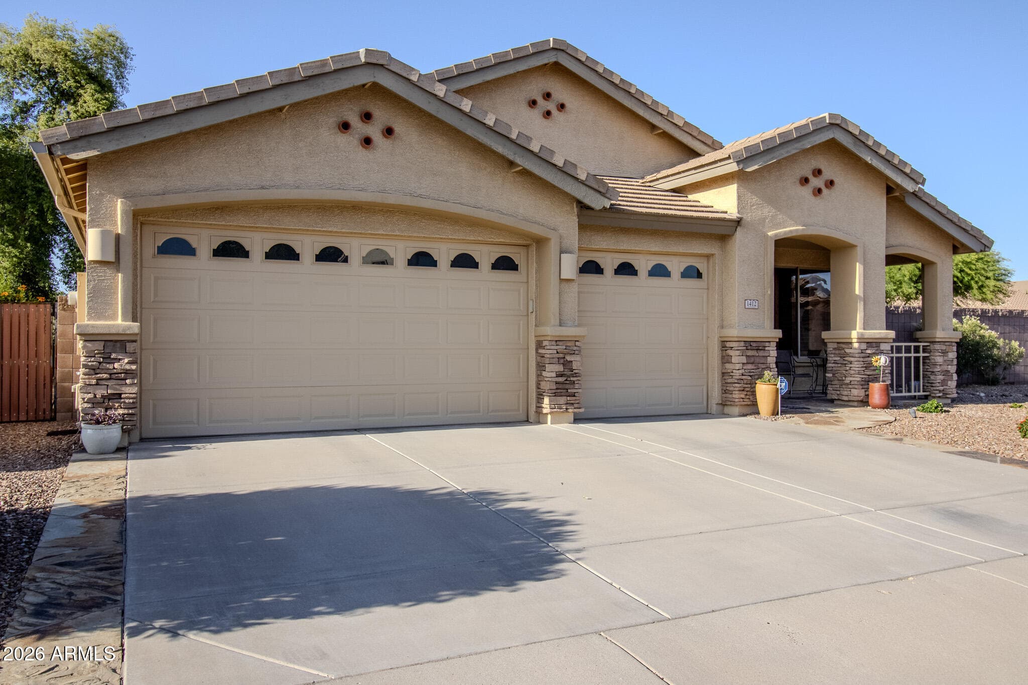 1412 E Jade Dr — photo 2