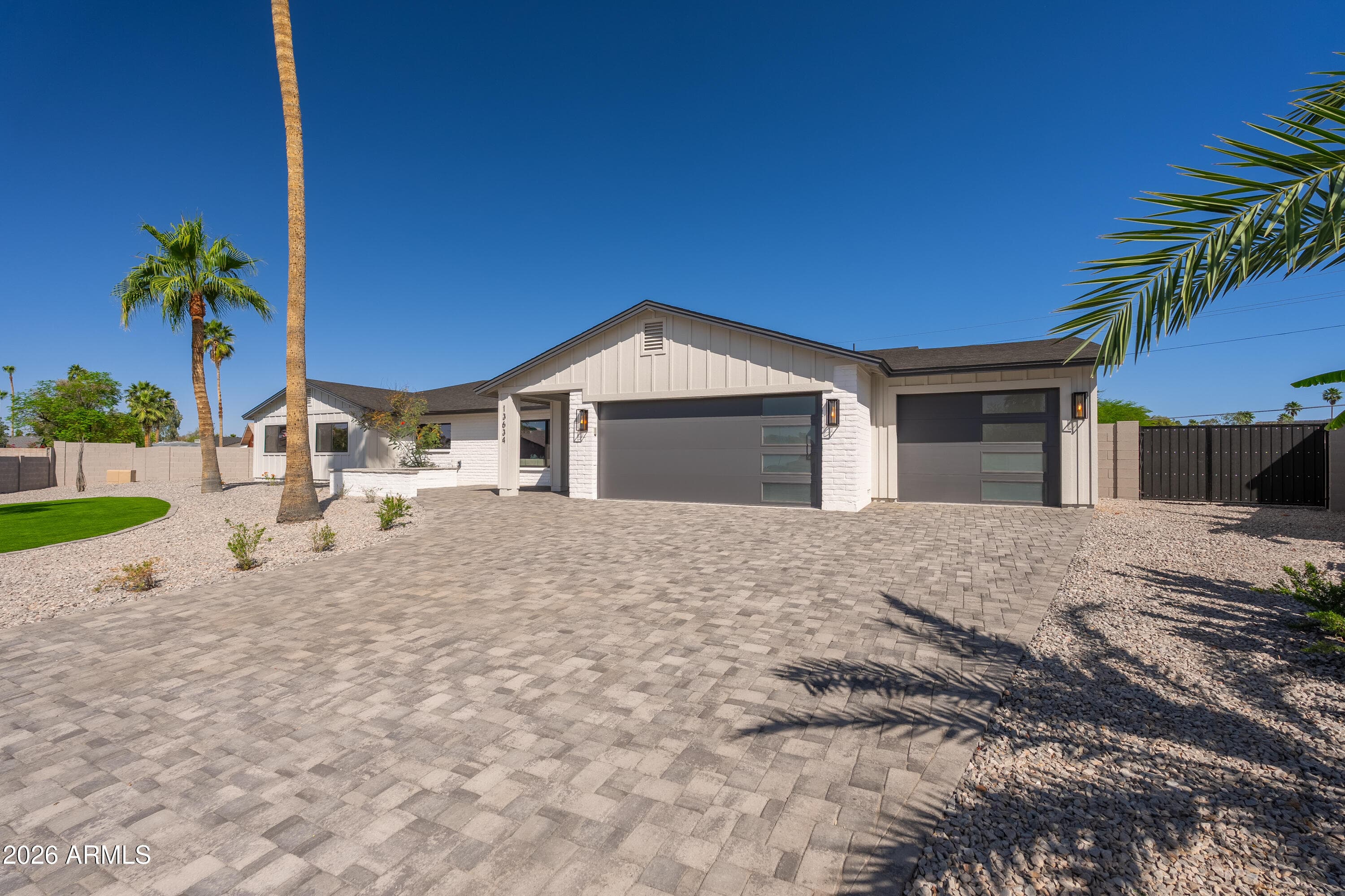 13634 N 51st Pl — photo 2