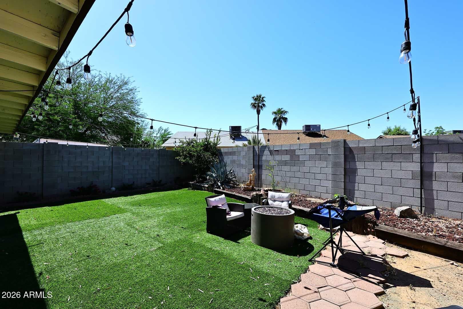 1721 E Sandra Terrace — photo 1