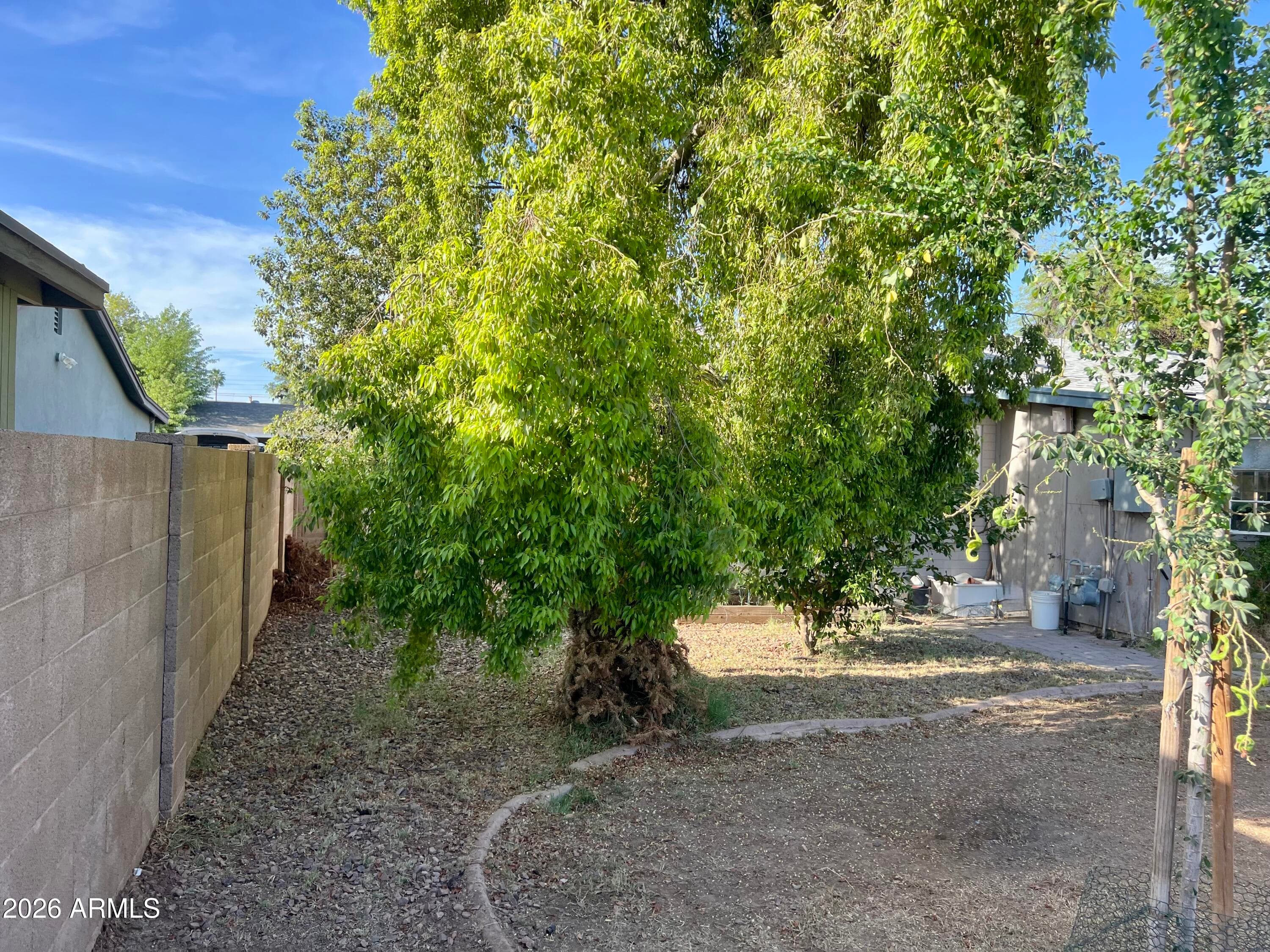 2439 W Freeway Ln — photo 28