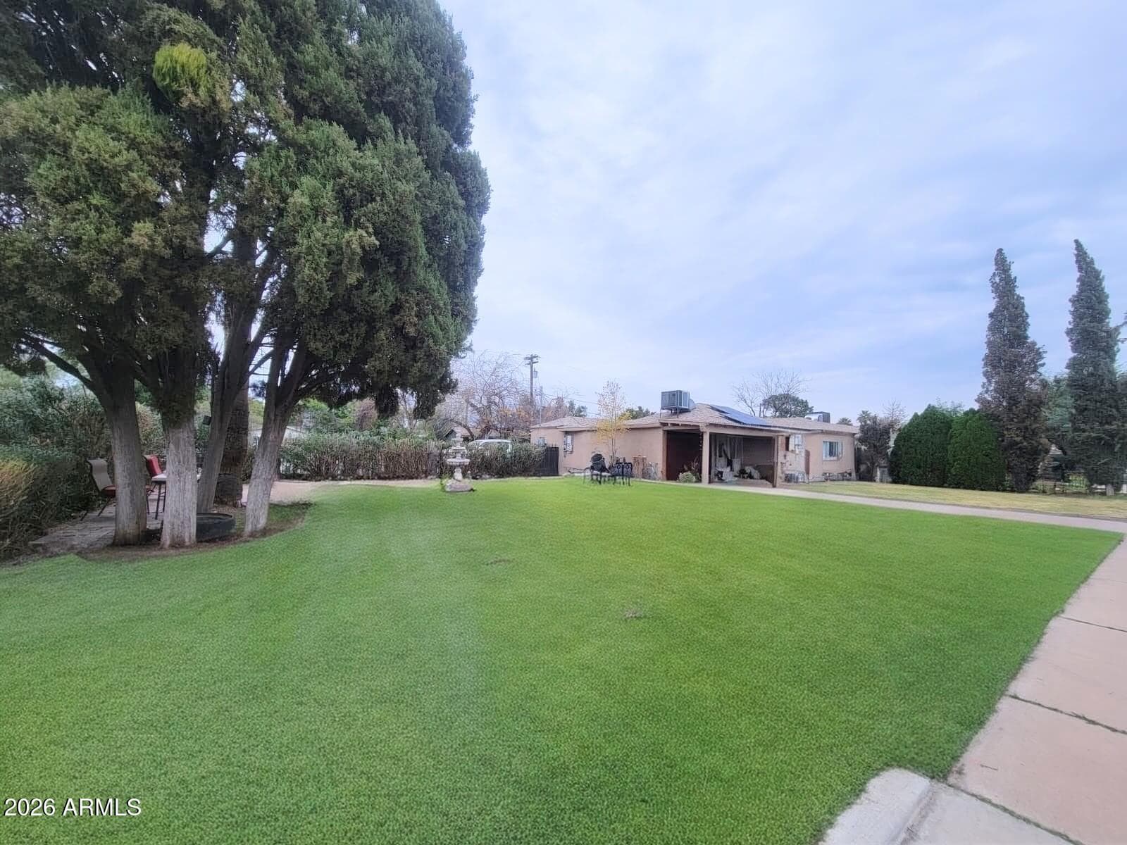 2206 E Yale St — photo 1