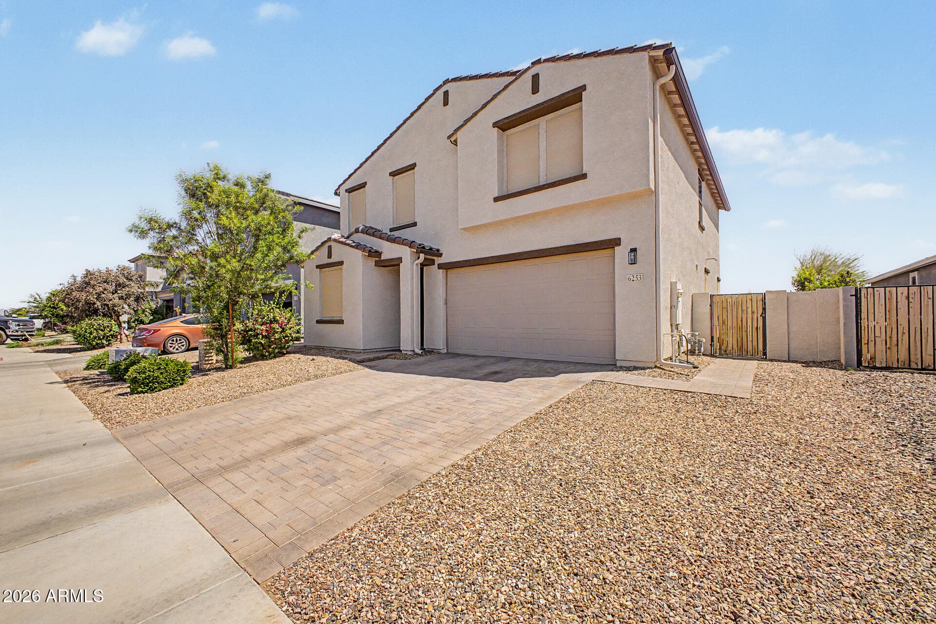 6253 S Clancy Ave — photo 2