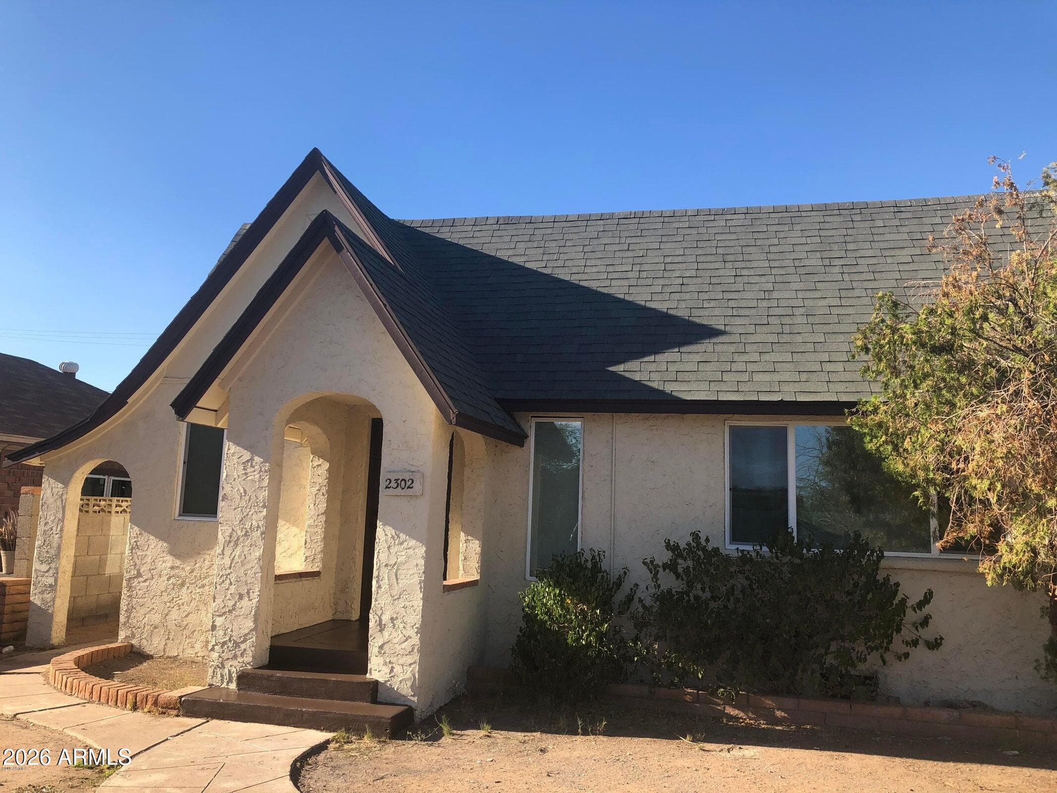 2302 W Monroe St — photo 1