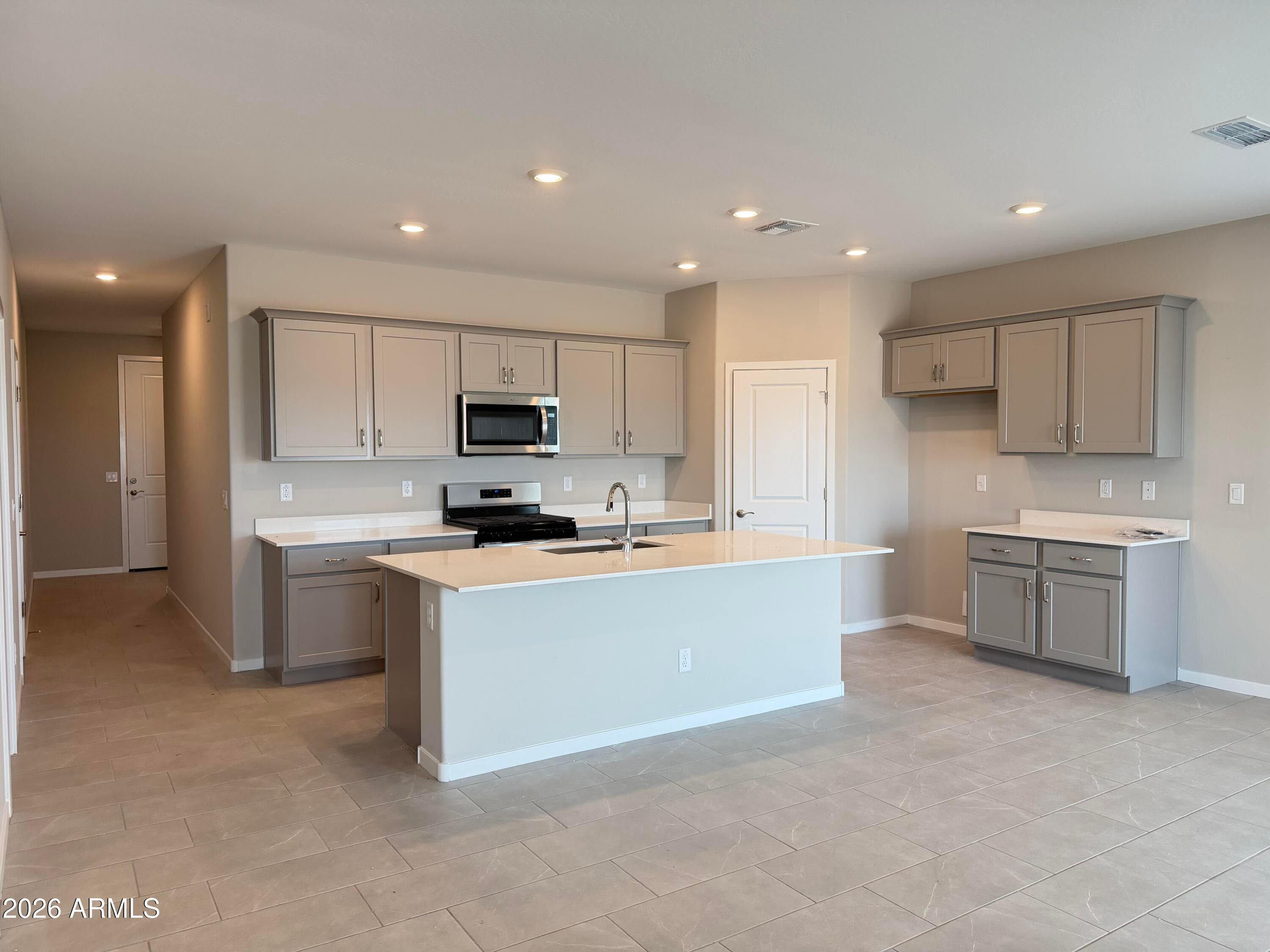 36846 W Nina St — photo 2