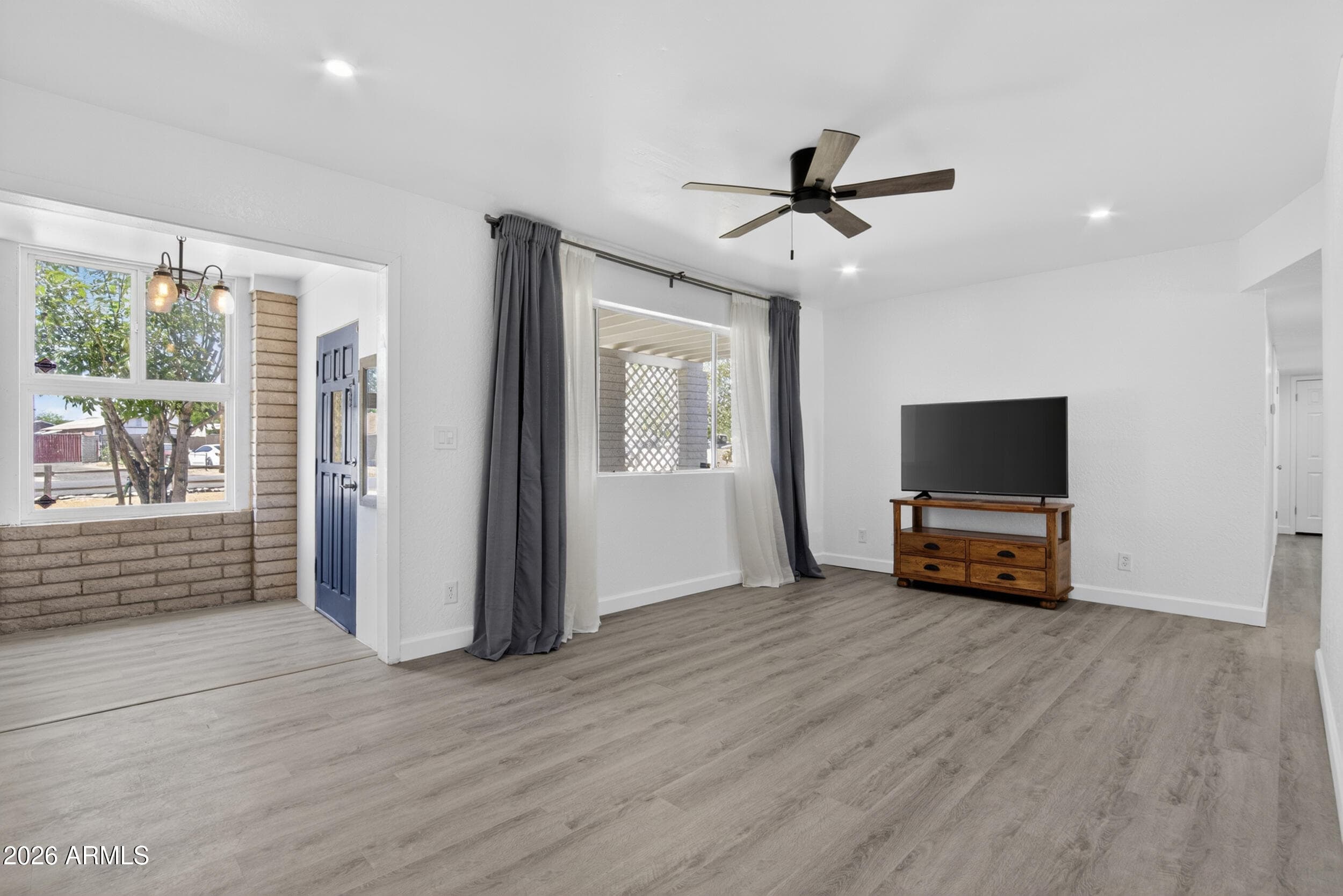 1809 N 200TH AVE - Photo 4